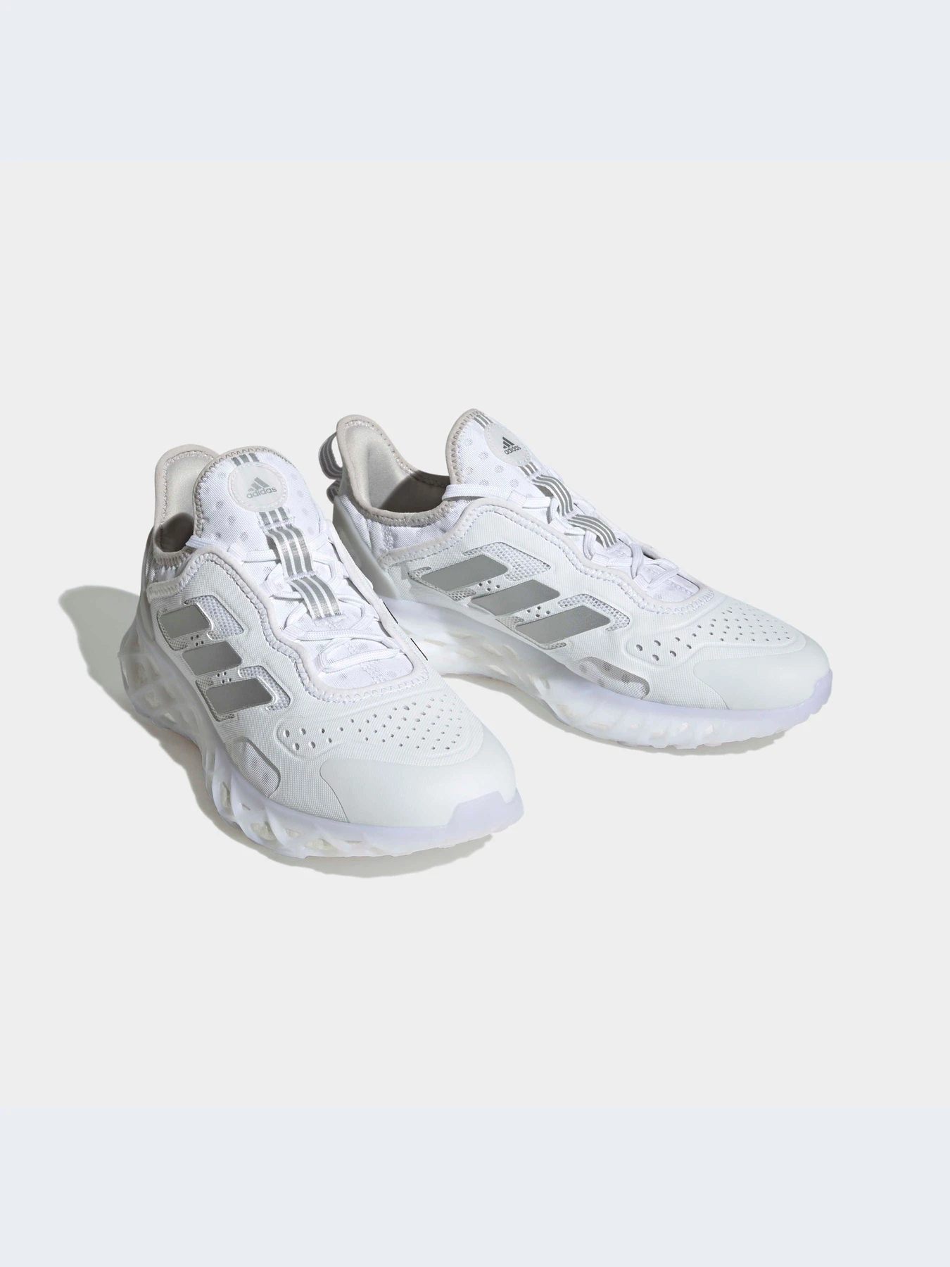 Кроссовки Adidas модель HQ6992 Кроссовки Adidas модель HQ6992 Фото