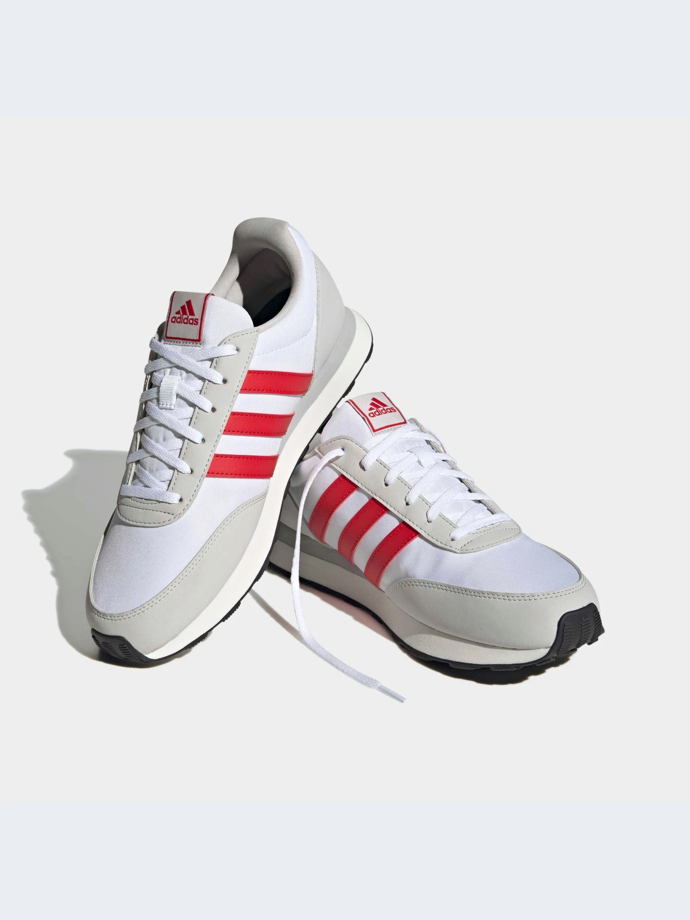Кроссовки Adidas модель HP2260 Кроссовки Adidas модель HP2260 Фото