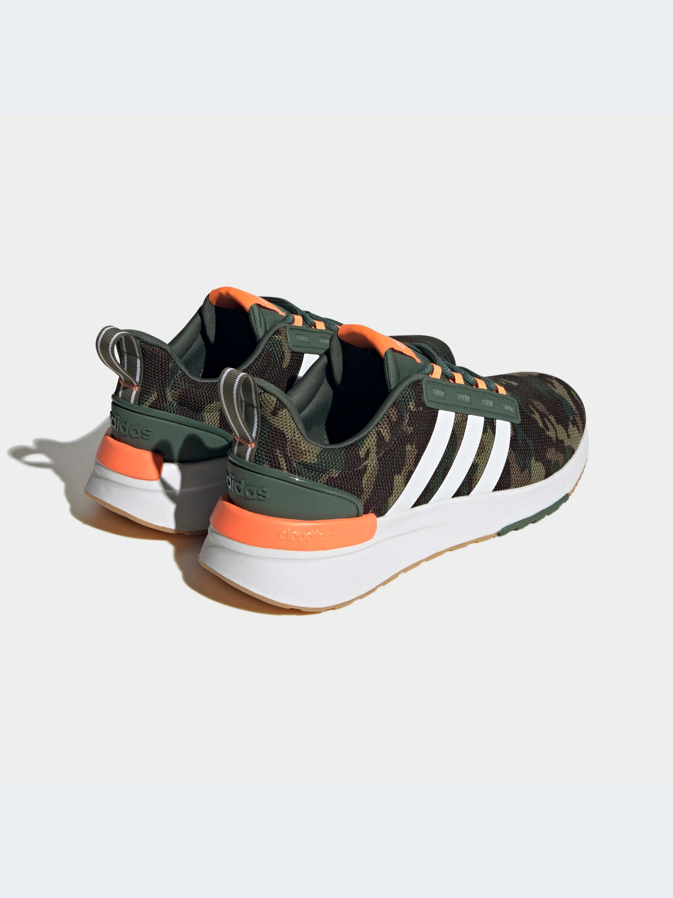 Кросівки Adidas Racer модель HP2720 Кросівки Adidas Racer модель HP2720 Фото