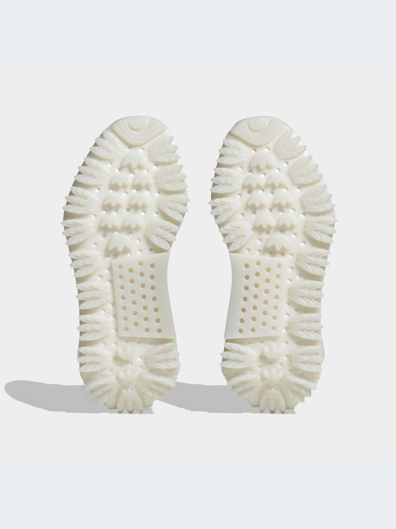 Кроссовки Adidas NMD модель HQ4465 Кроссовки Adidas NMD модель HQ4465 Фото