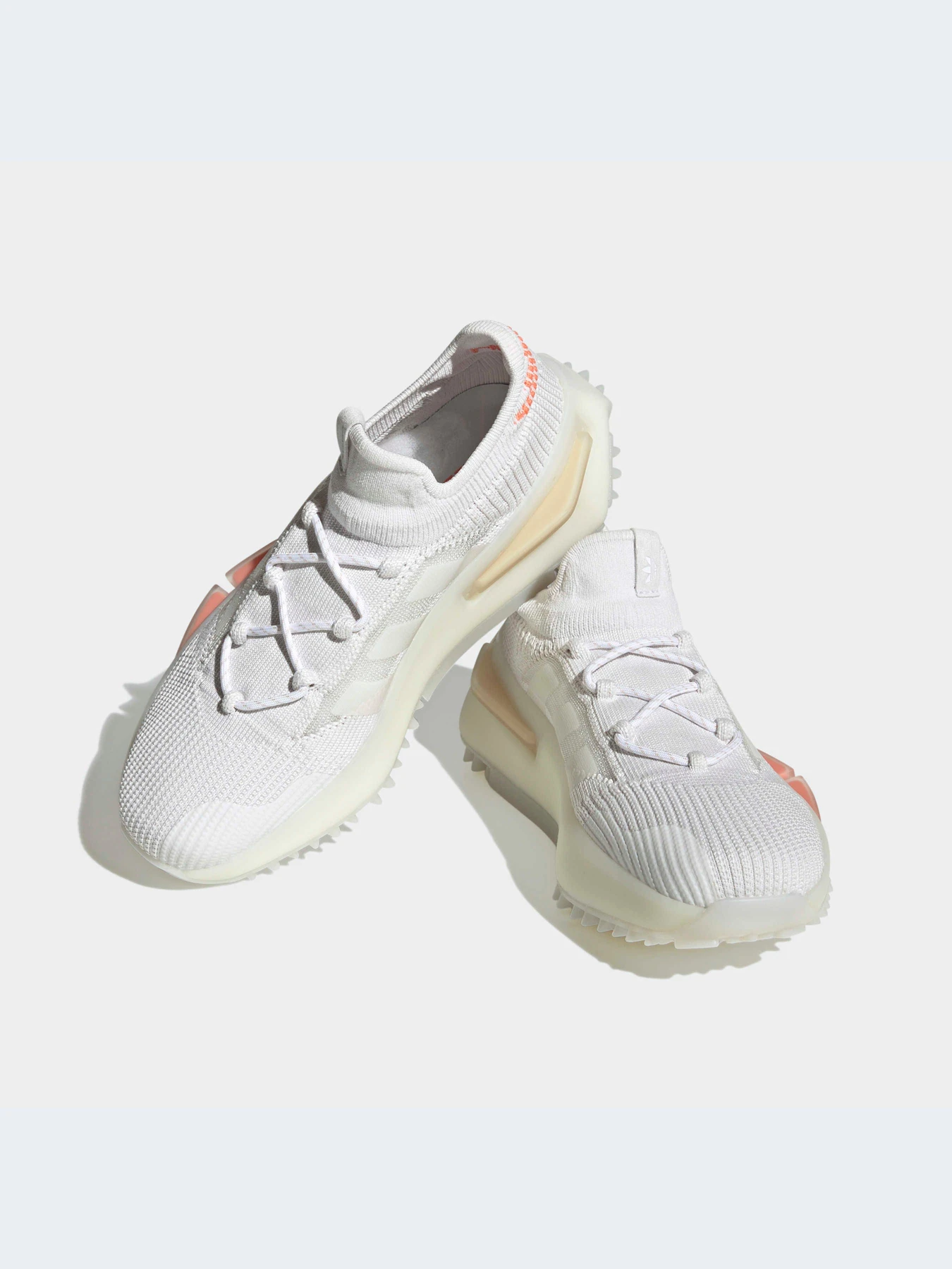 Кроссовки Adidas NMD модель HQ4465 Кроссовки Adidas NMD модель HQ4465 Фото