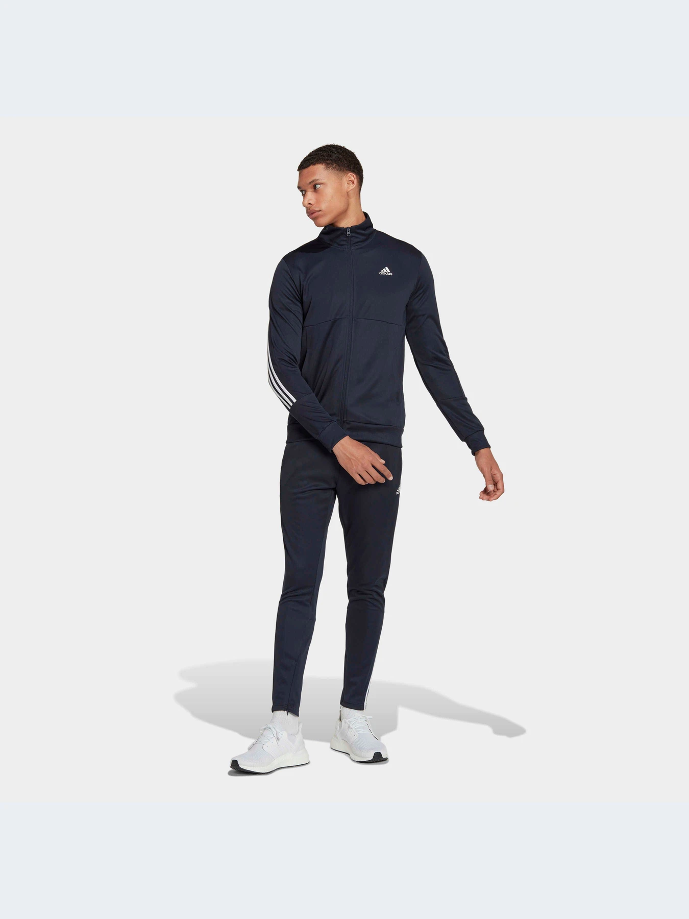 Костюмы Adidas модель HK4467 Костюмы Adidas модель HK4467 Фото