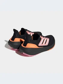 Кроссовки Adidas Ultraboost модель HQ8599 Фото