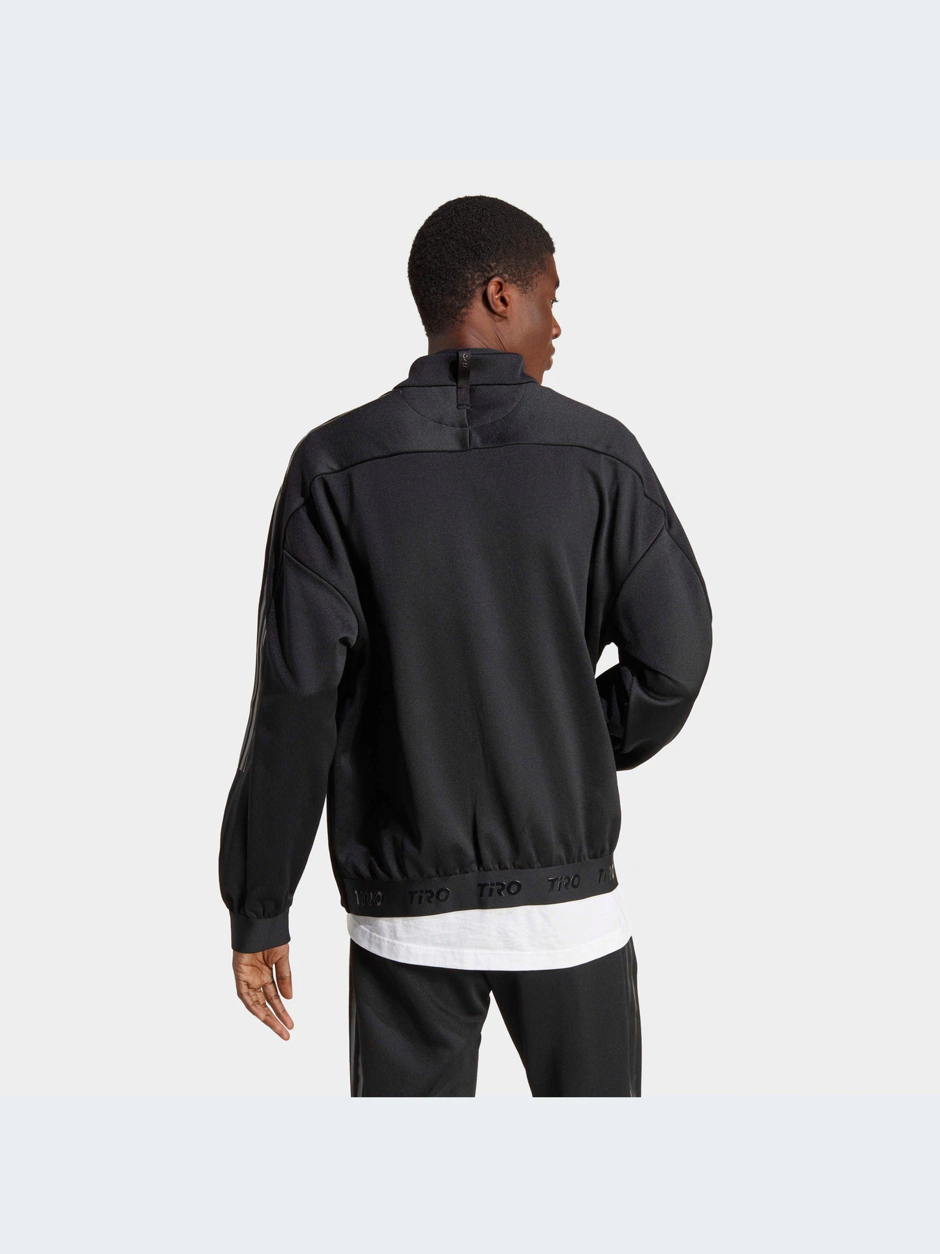 Куртки и дубленки Adidas Tiro модель HY3785 Куртки и дубленки Adidas Tiro модель HY3785 Фото