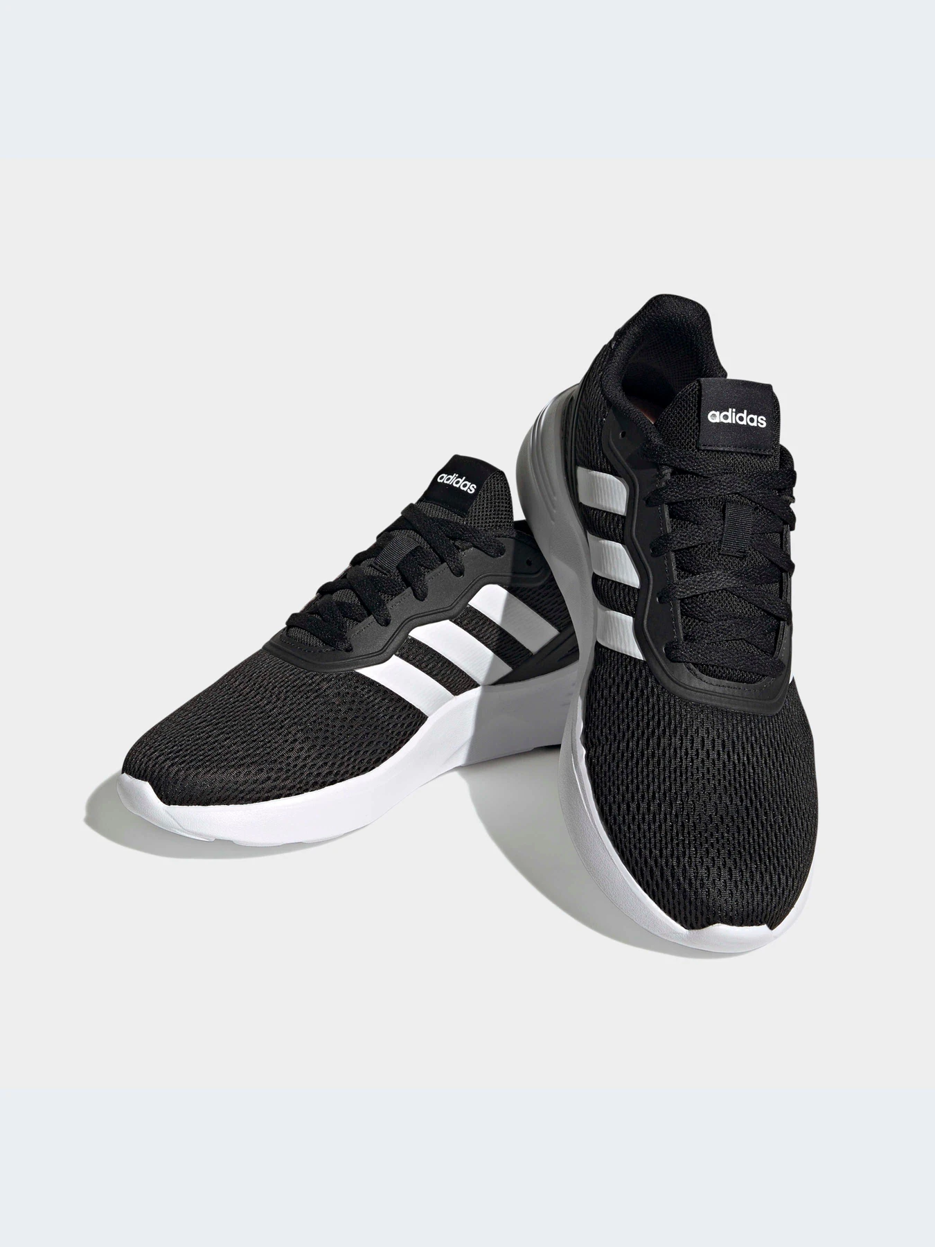 Кроссовки Adidas модель GX4275 Кроссовки Adidas модель GX4275 Фото