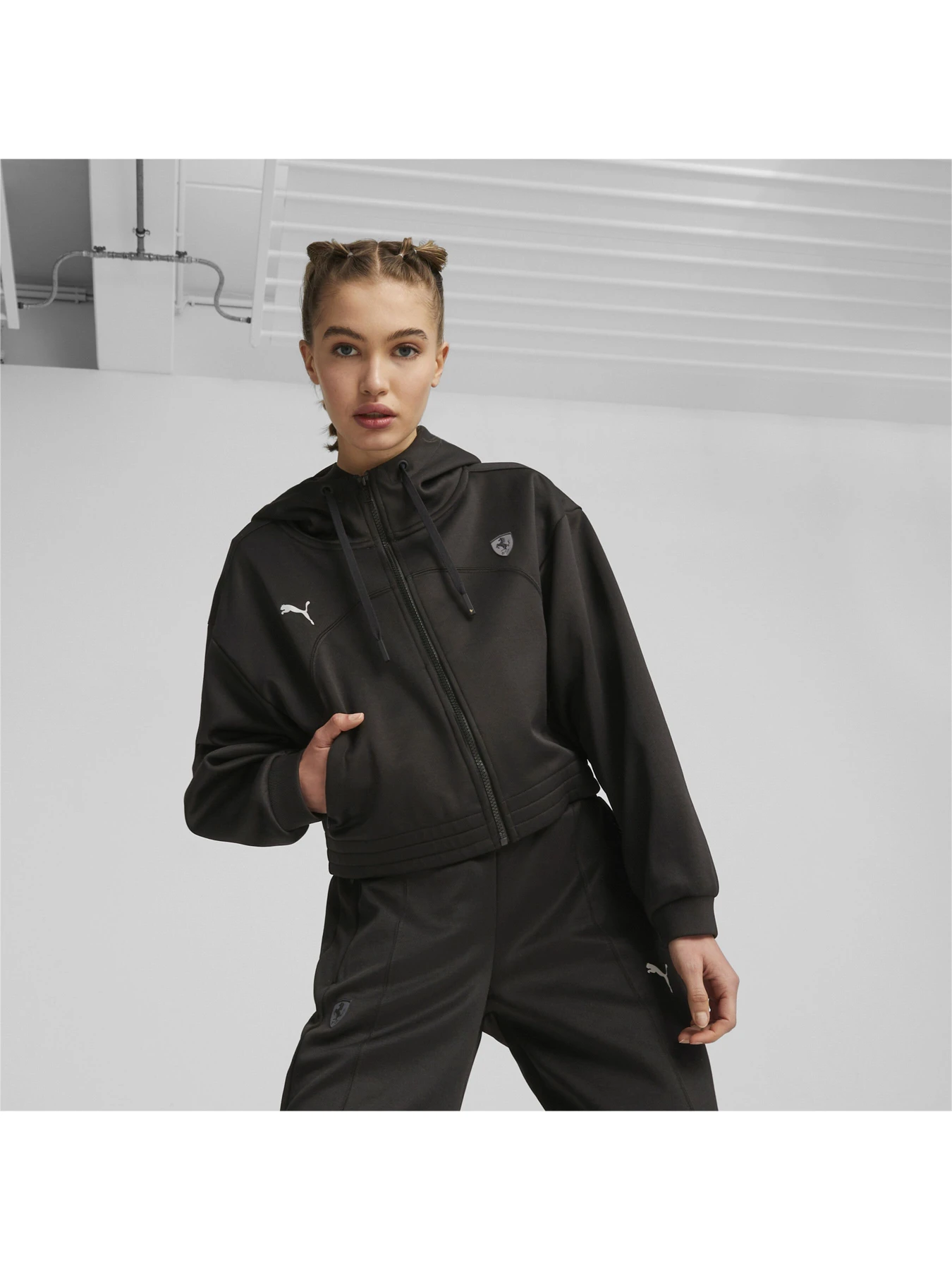 Худи и свитшоты PUMA Ferrari Style Hd Swt Jkt Wmn модель 620992 Худи и свитшоты PUMA Ferrari Style Hd Swt Jkt Wmn модель 620992 Фото