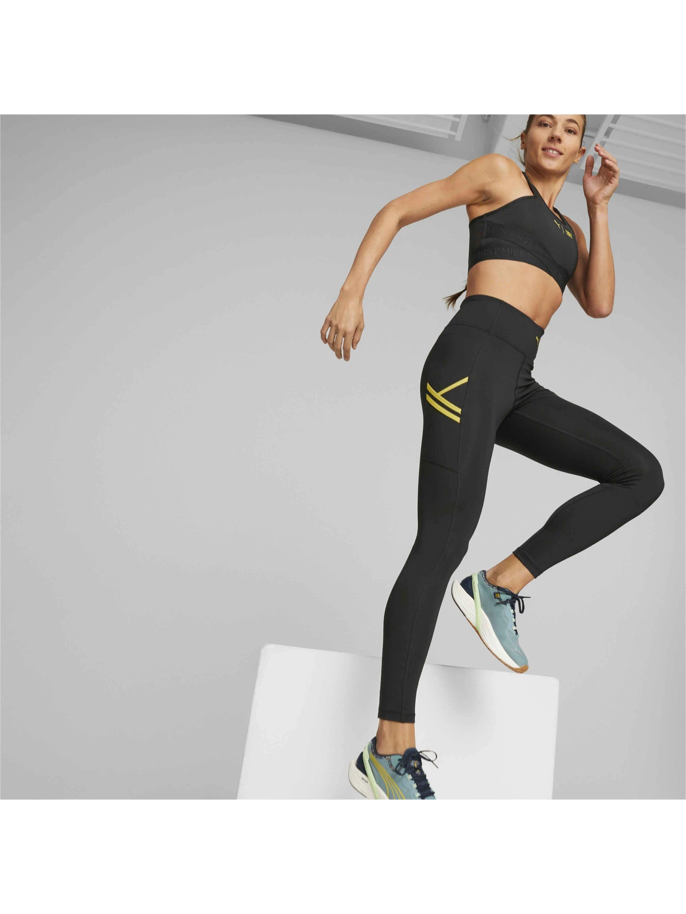 Штани PUMA W First Mile 7/8 Tight модель 523213 Штани PUMA W First Mile 7/8 Tight модель 523213 Фото