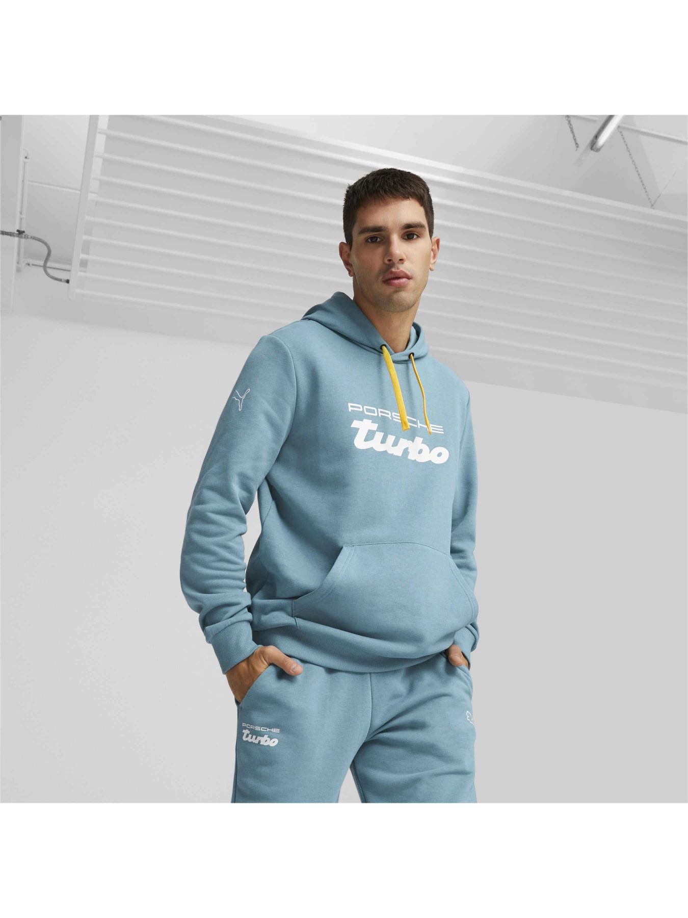 Худі та світшоти PUMA Pl Ess Hoodie модель 621029 Худі та світшоти PUMA Pl Ess Hoodie модель 621029 Фото