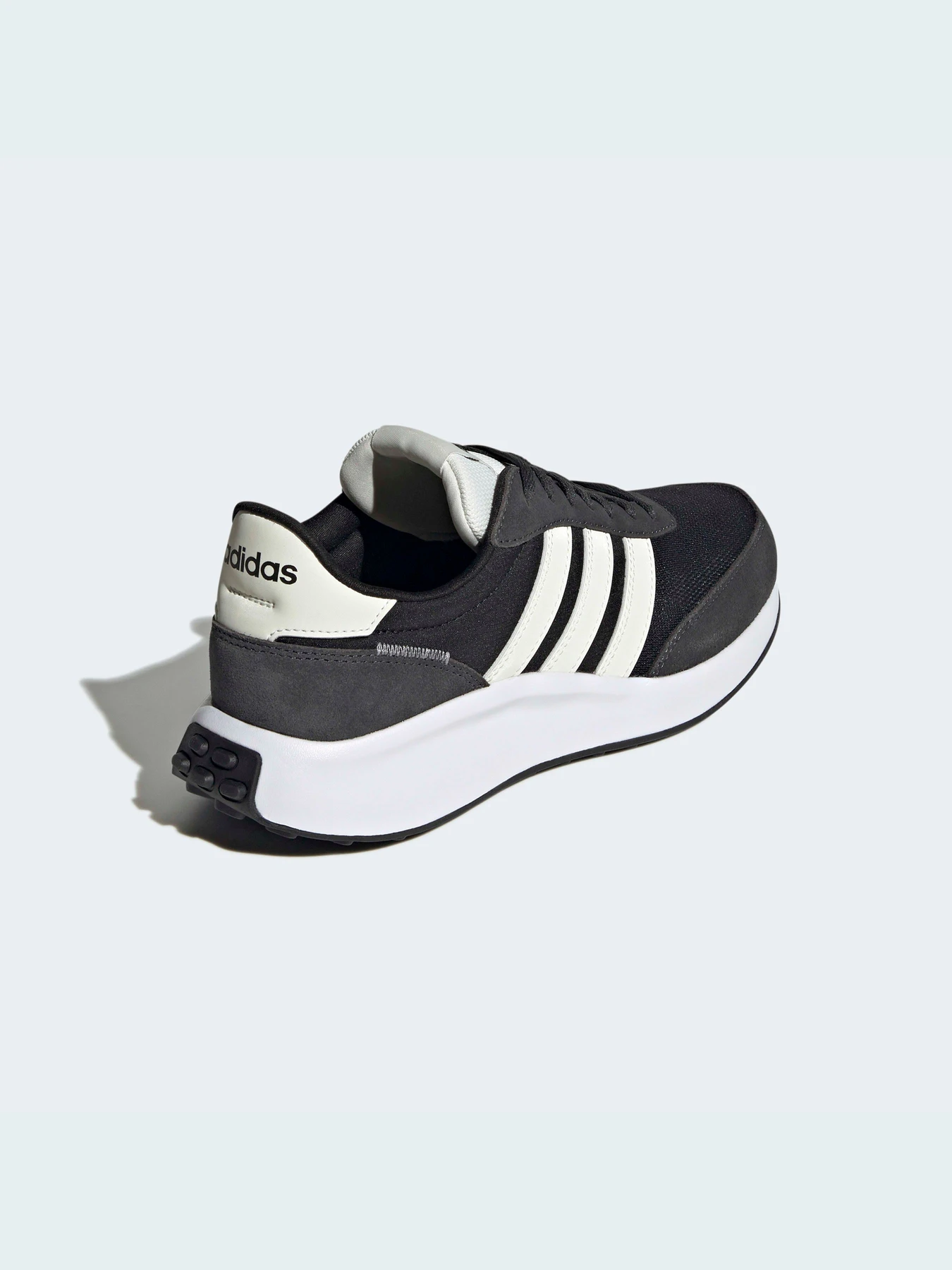 Кроссовки Adidas модель GW5609 Кроссовки Adidas модель GW5609 Фото