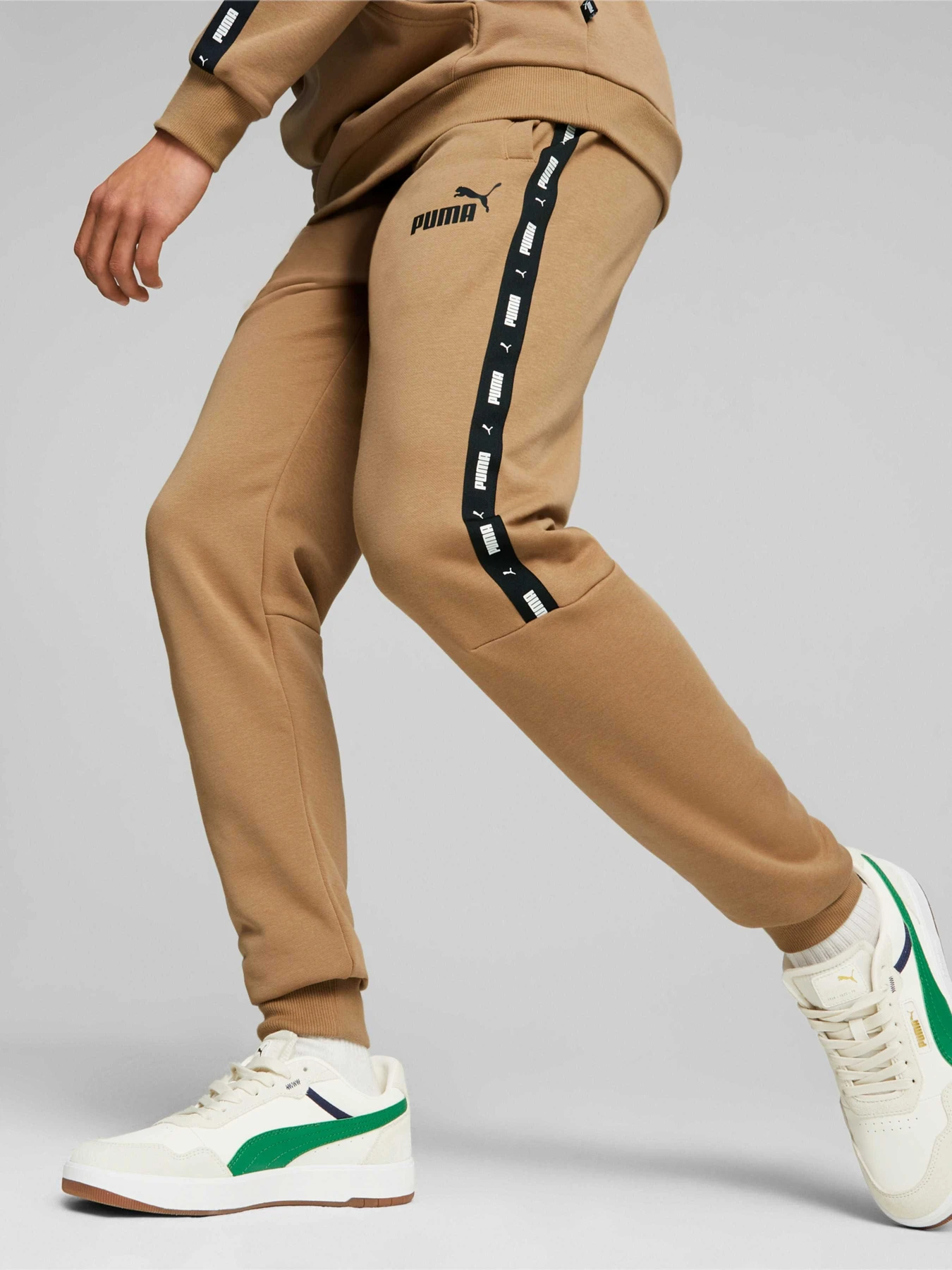 Брюки PUMA Ess+ Tape Sweatpants модель 849042 Фото