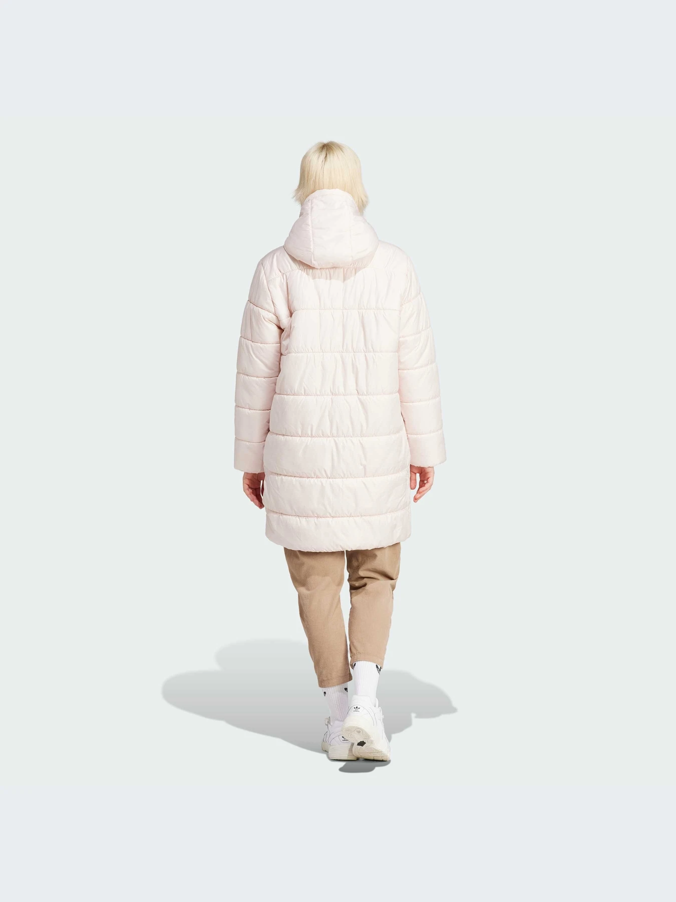 Куртки и дубленки Adidas Adicolor модель IK0446 Куртки и дубленки Adidas Adicolor модель IK0446 Фото
