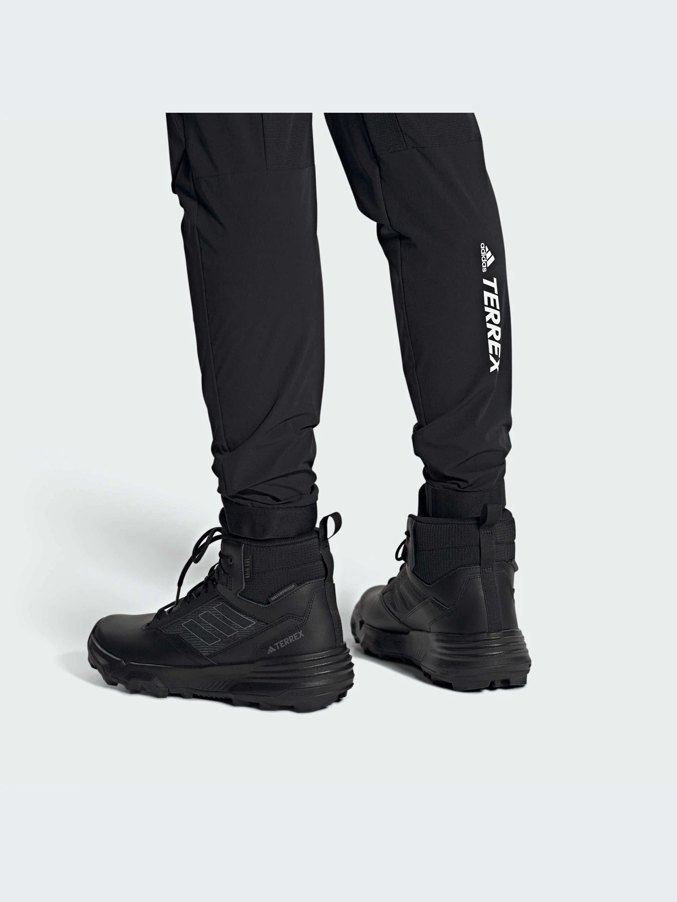 Черевики та чоботи Adidas модель IF4977 Фото