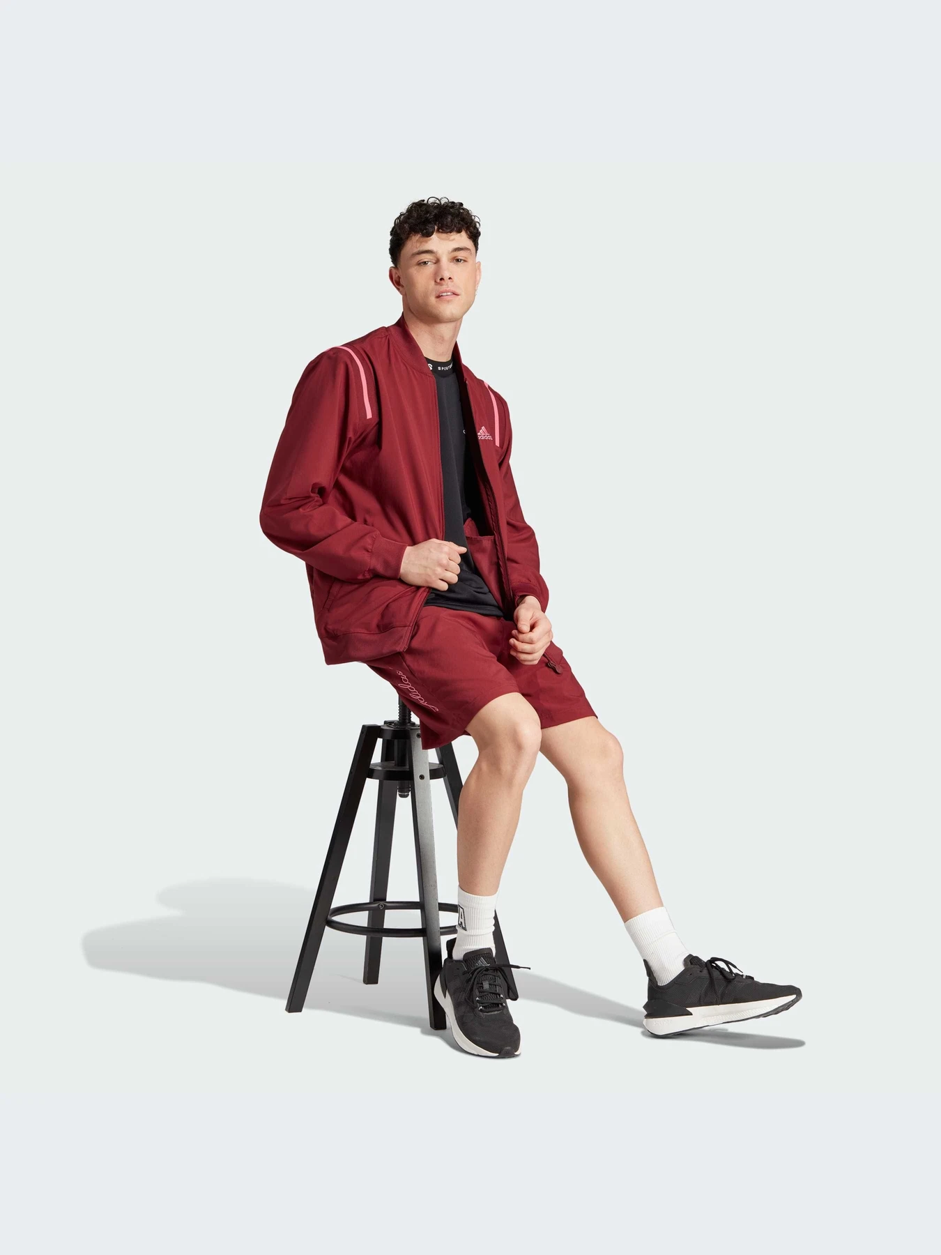 Куртки и дубленки Adidas модель HY1286 Куртки и дубленки Adidas модель HY1286 Фото