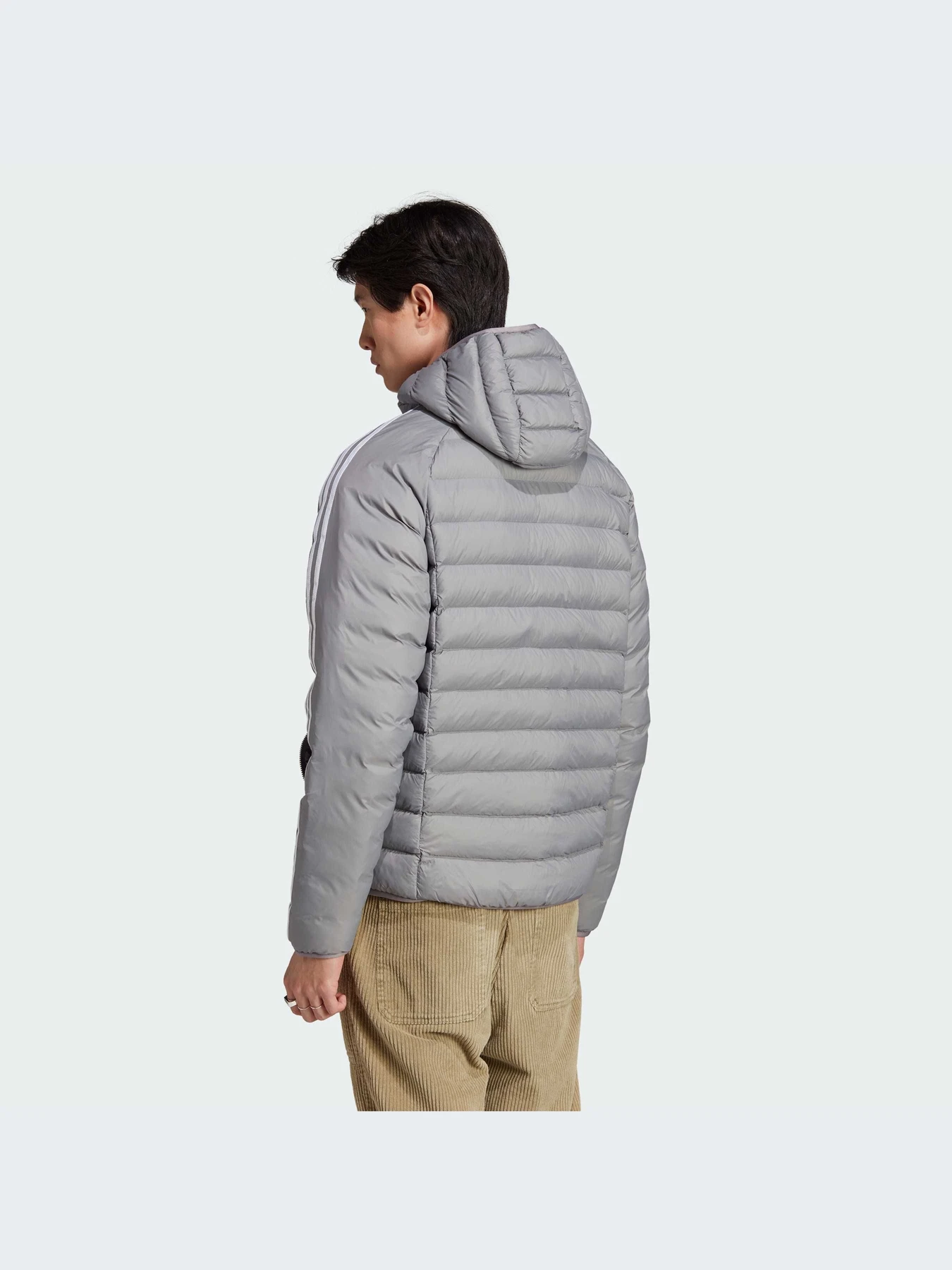 Куртки и дубленки Adidas модель HZ0689 Куртки и дубленки Adidas модель HZ0689 Фото