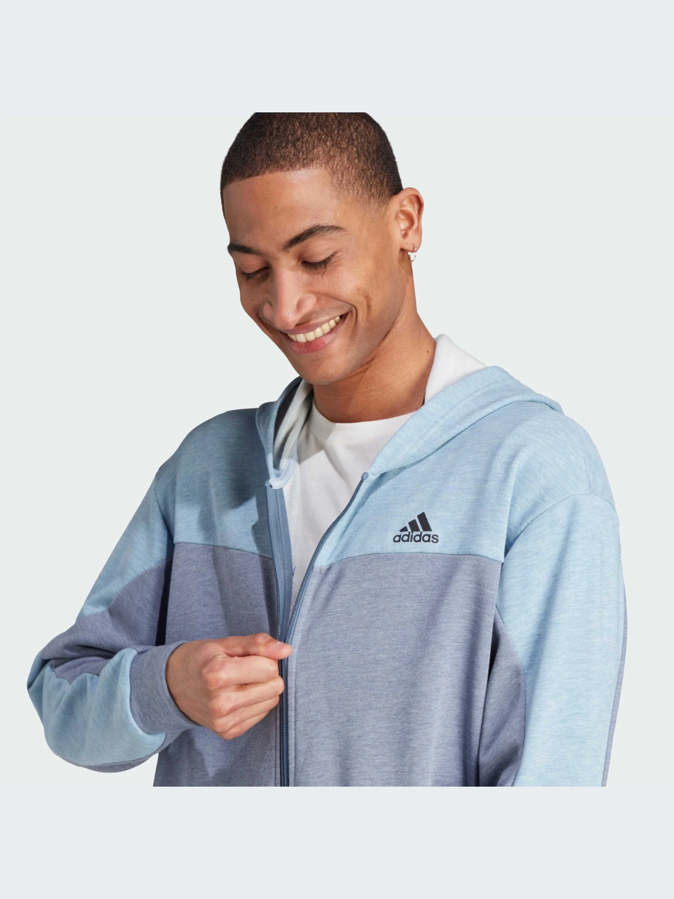 Худи и свитшоты Adidas модель IJ8978 Худи и свитшоты Adidas модель IJ8978 Фото