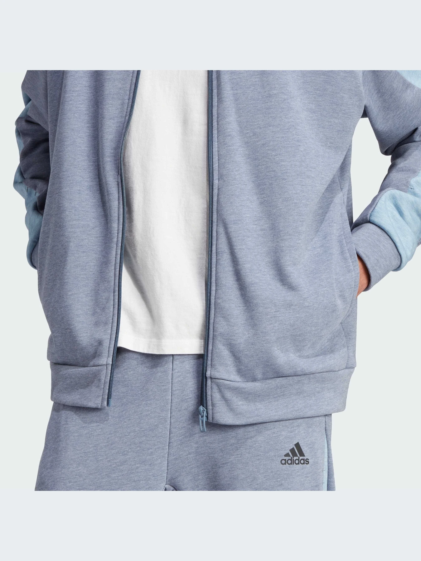 Худи и свитшоты Adidas модель IJ8978 Худи и свитшоты Adidas модель IJ8978 Фото