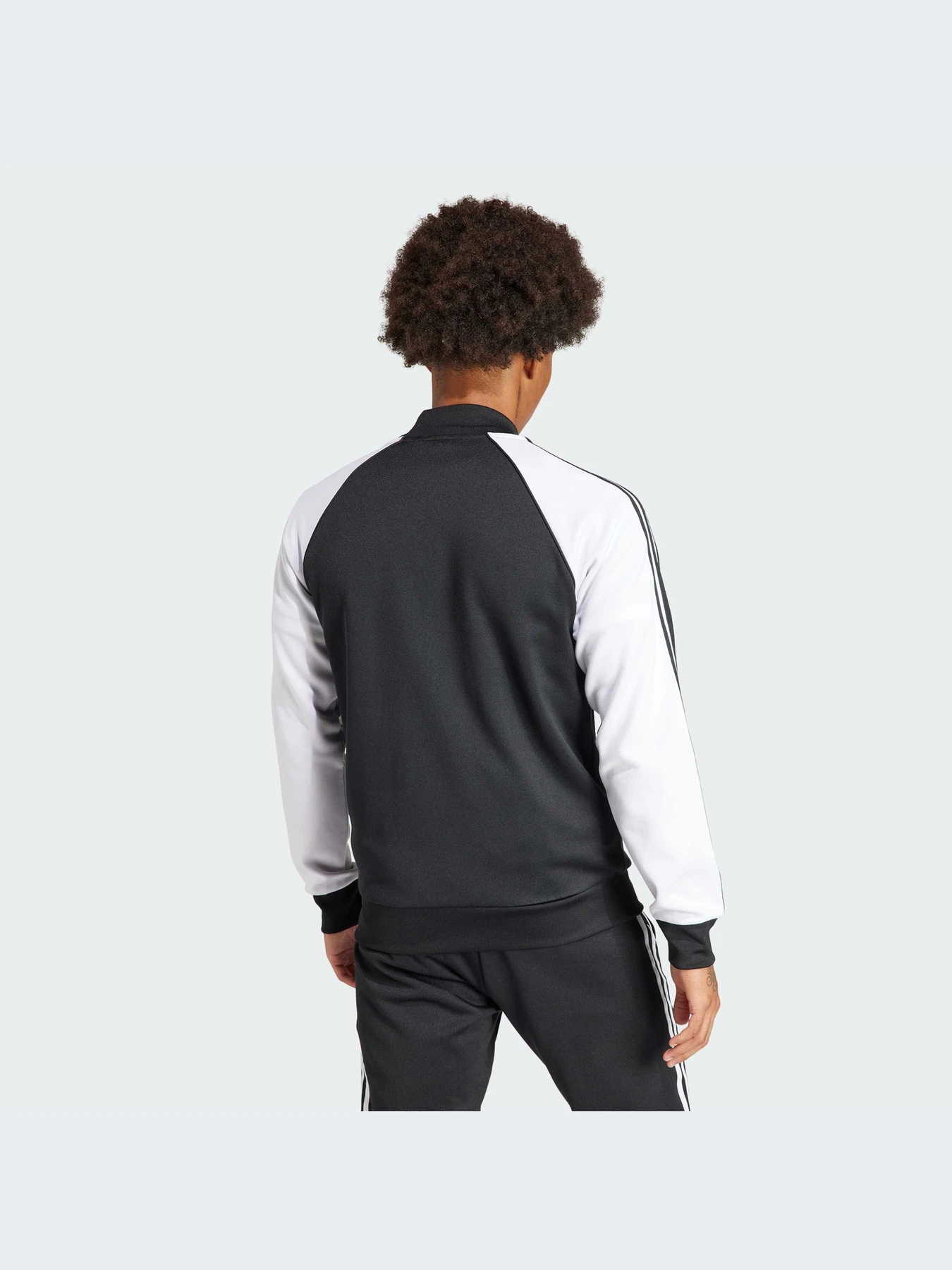 Худи и свитшоты Adidas модель IK7025 Худи и свитшоты Adidas модель IK7025 Фото