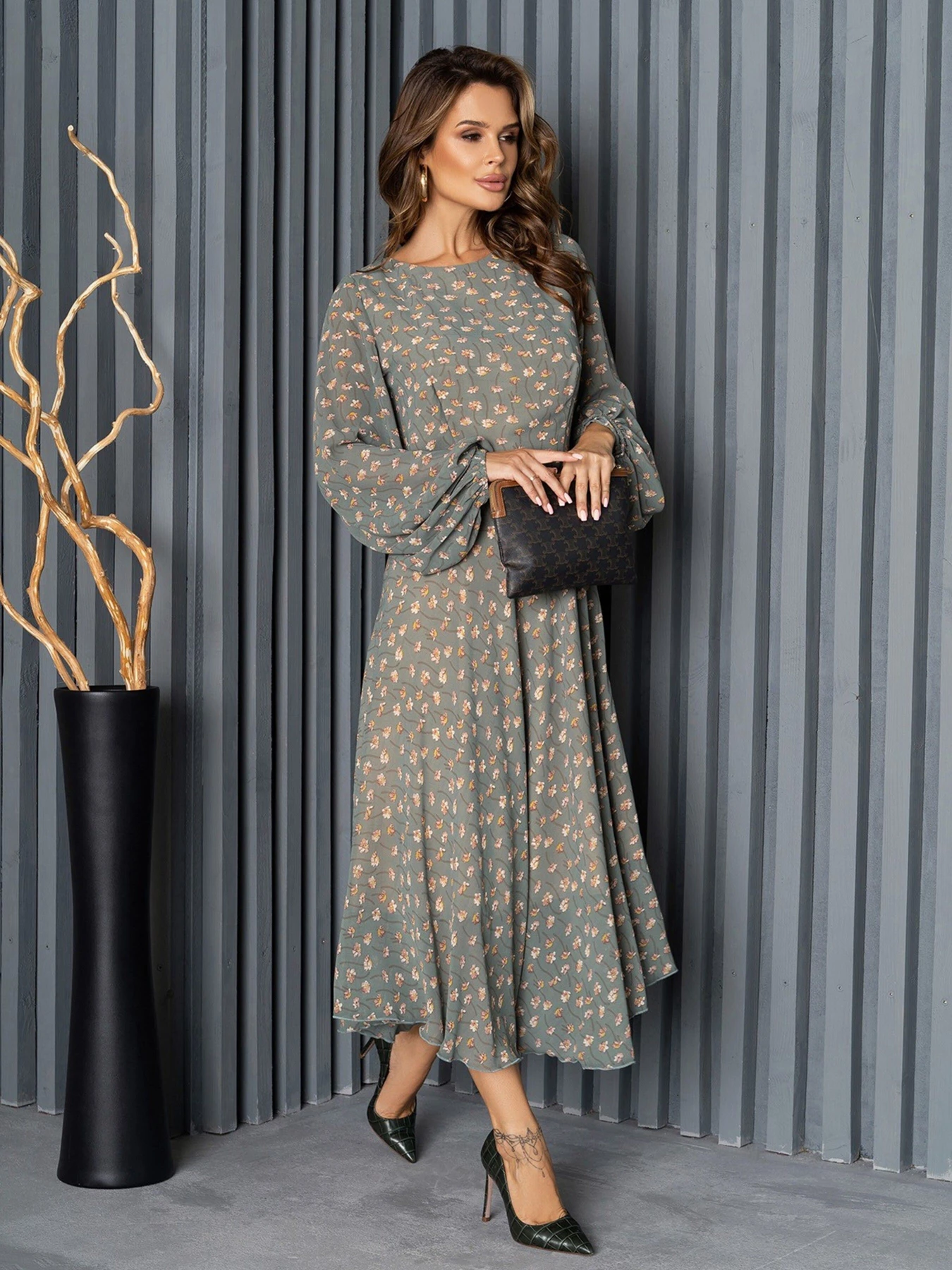 Сукні ISSA Plus модель 14159_olive Сукні ISSA Plus модель 14159_olive Фото