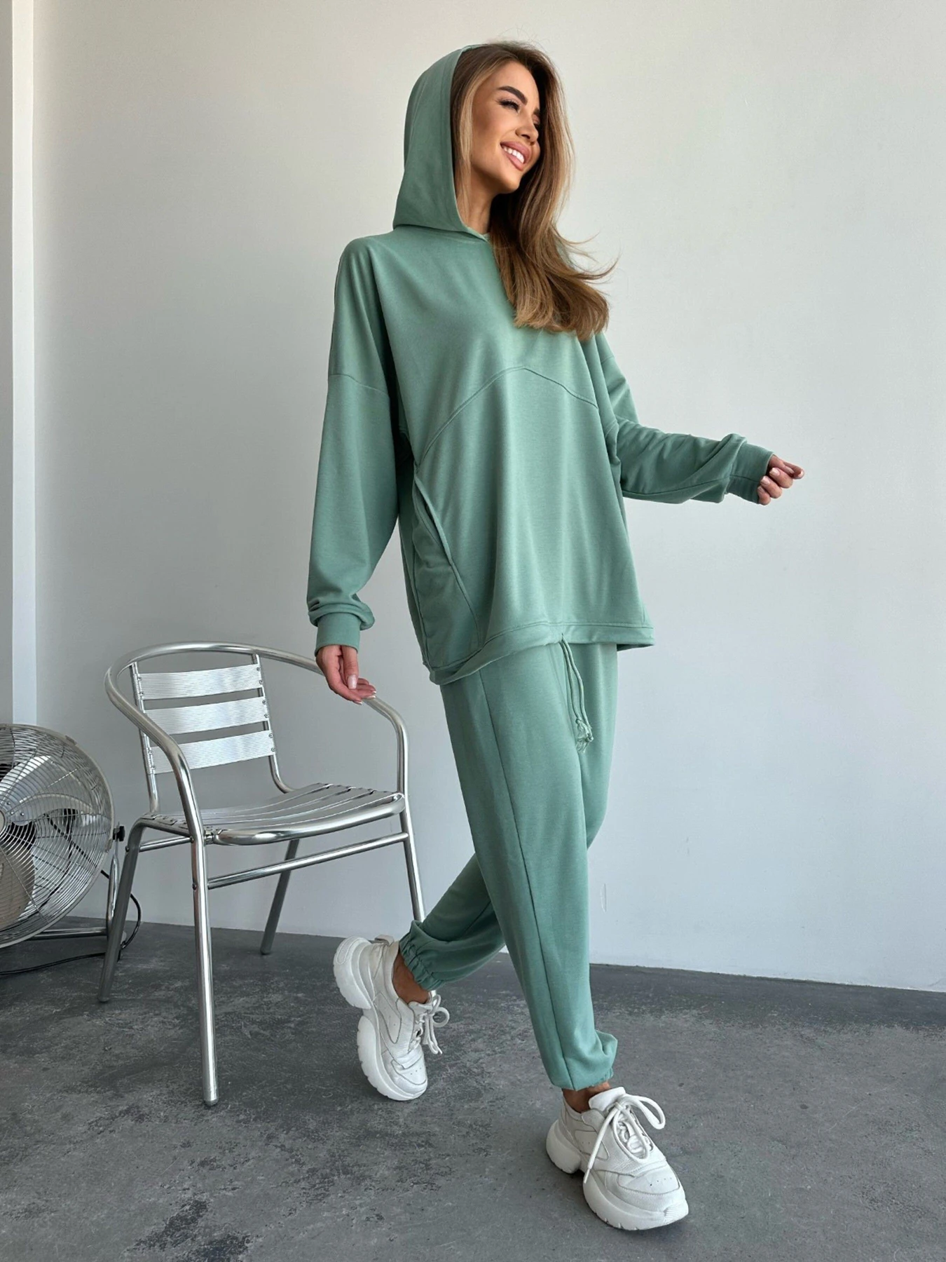 Костюми ISSA Plus модель SA-491_green Костюми ISSA Plus модель SA-491_green Фото