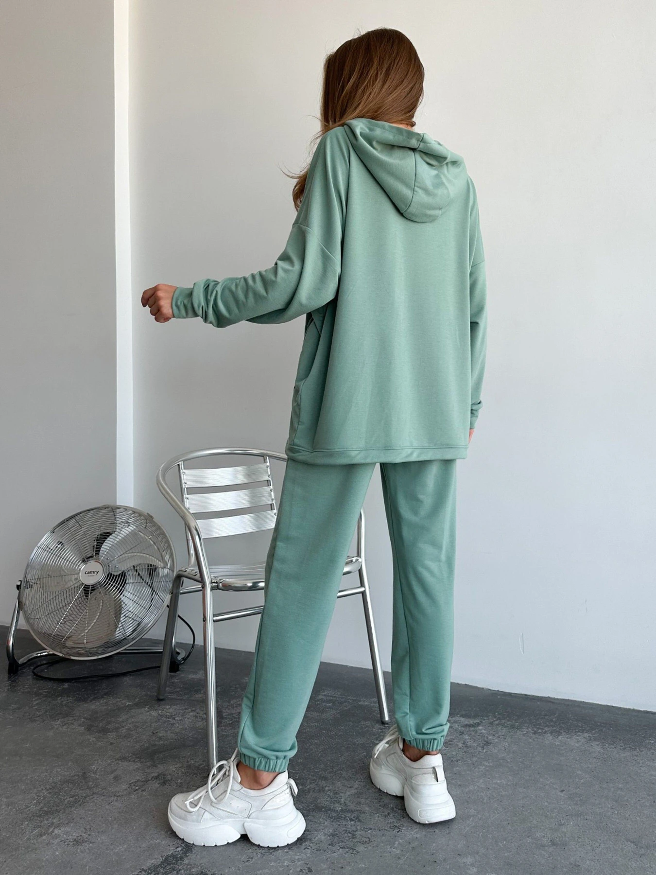 Костюми ISSA Plus модель SA-491_green Костюми ISSA Plus модель SA-491_green Фото