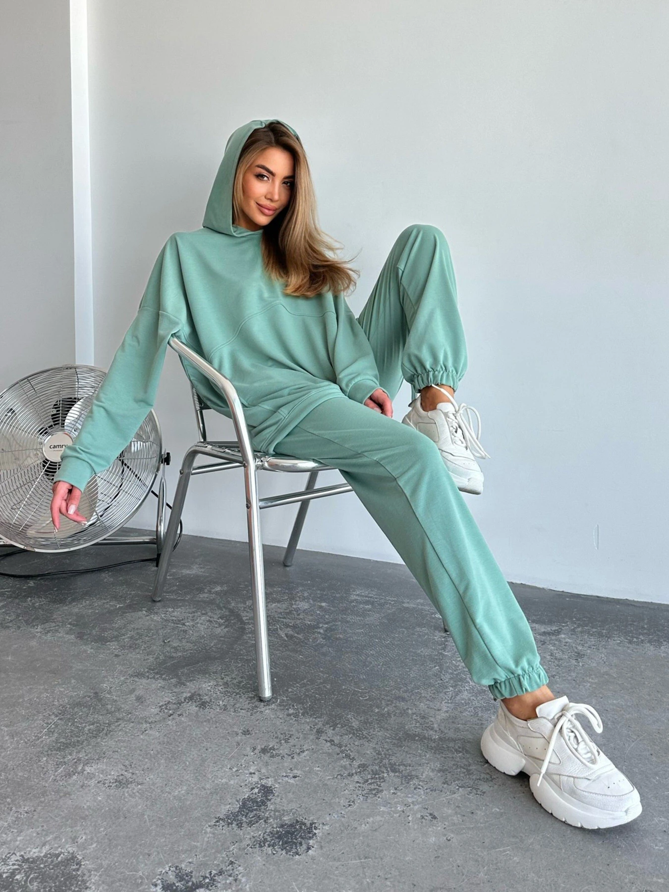 Костюми ISSA Plus модель SA-491_green Костюми ISSA Plus модель SA-491_green Фото