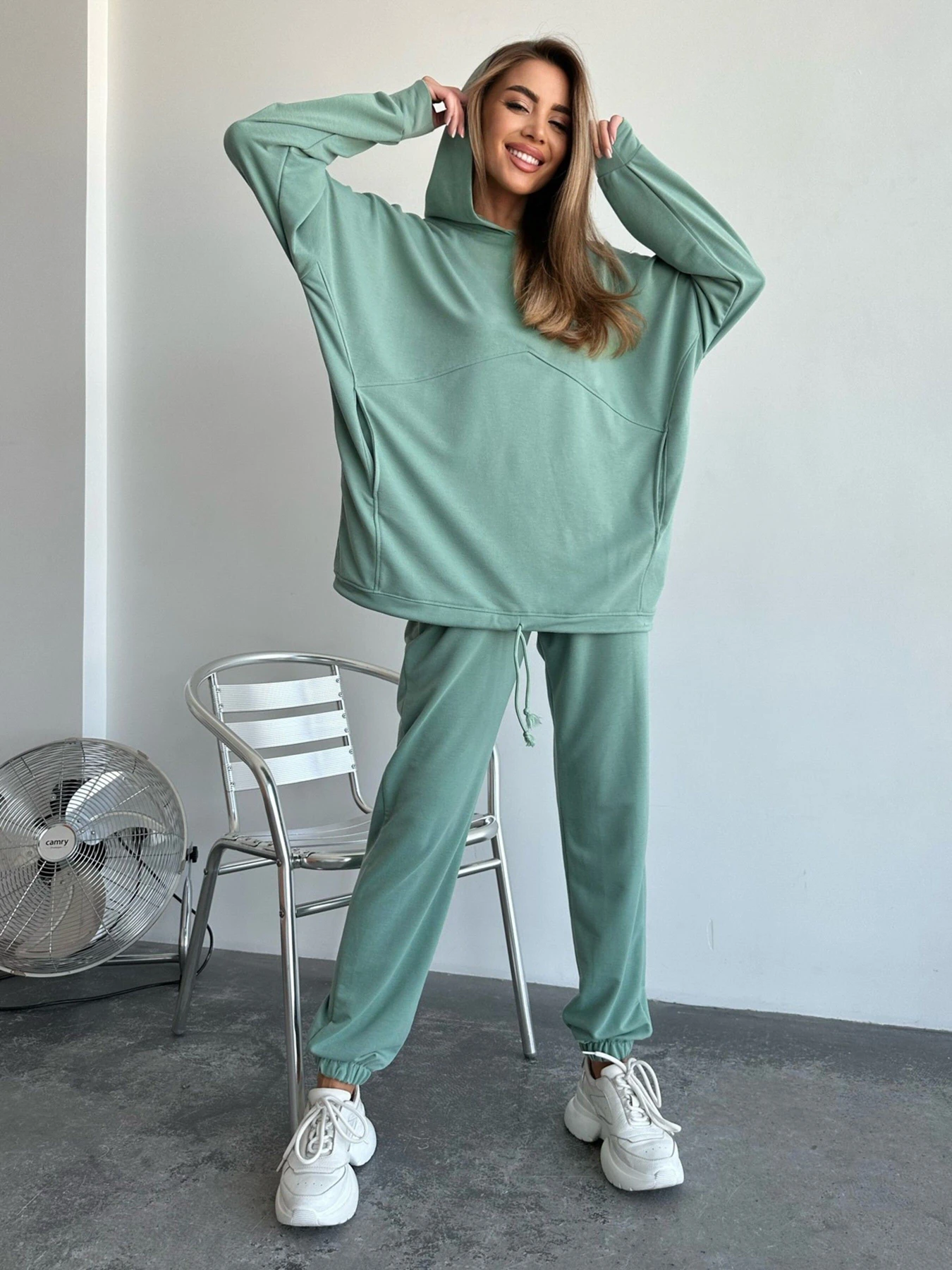 Костюми ISSA Plus модель SA-491_green Костюми ISSA Plus модель SA-491_green Фото
