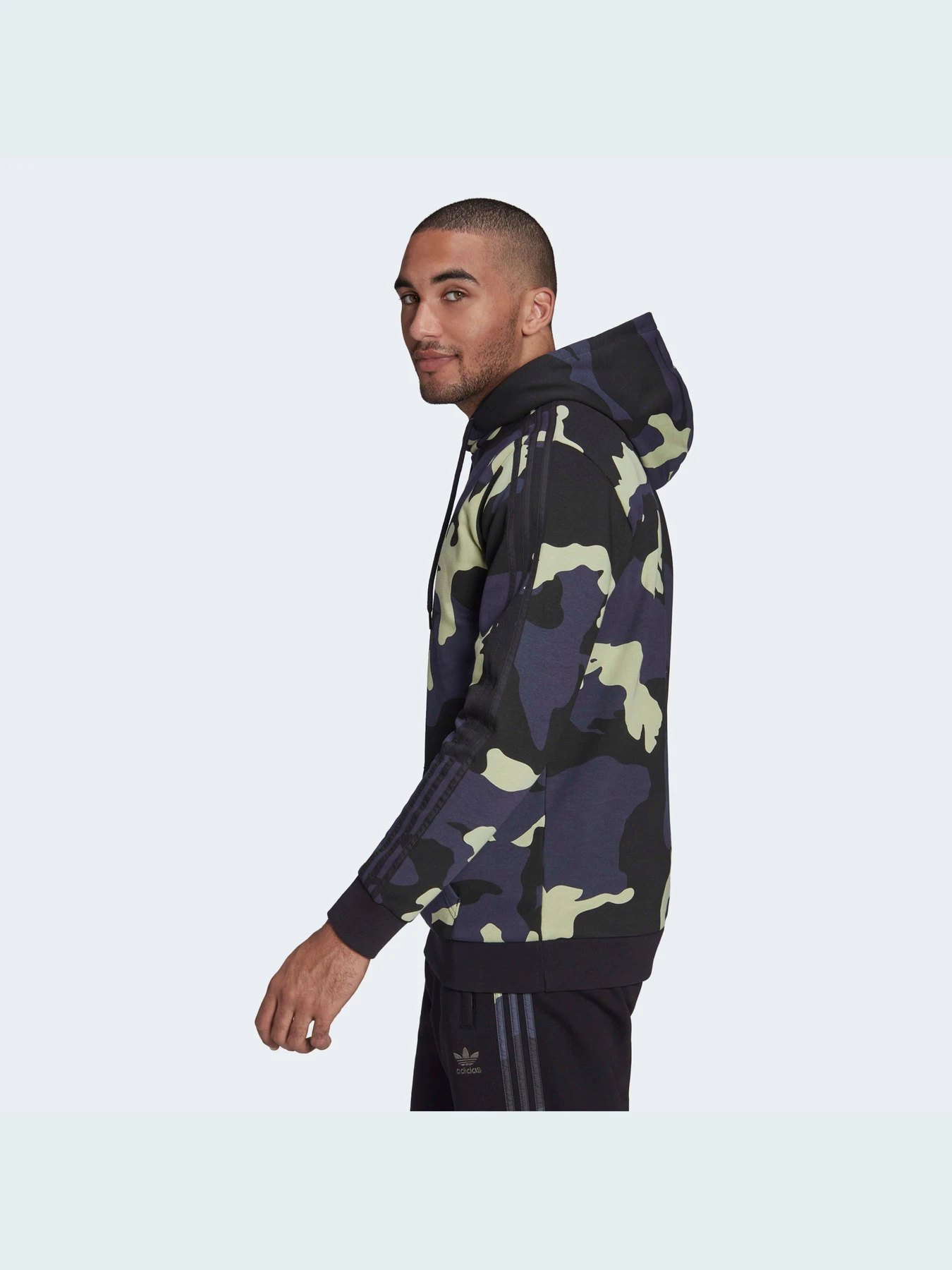 Худи и свитшоты Adidas Graphics модель HF4882 Худи и свитшоты Adidas Graphics модель HF4882 Фото