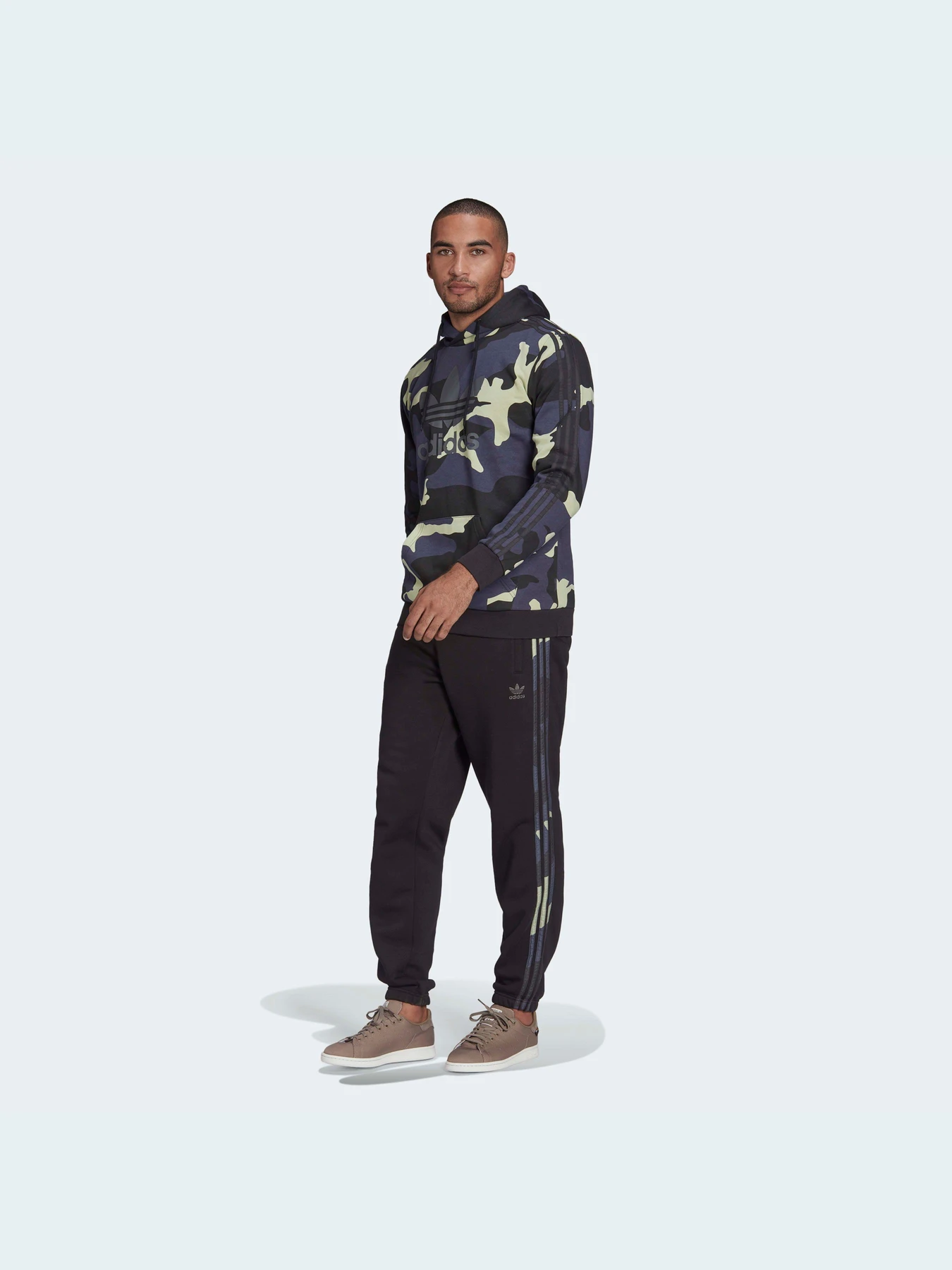 Худи и свитшоты Adidas Graphics модель HF4882 Худи и свитшоты Adidas Graphics модель HF4882 Фото