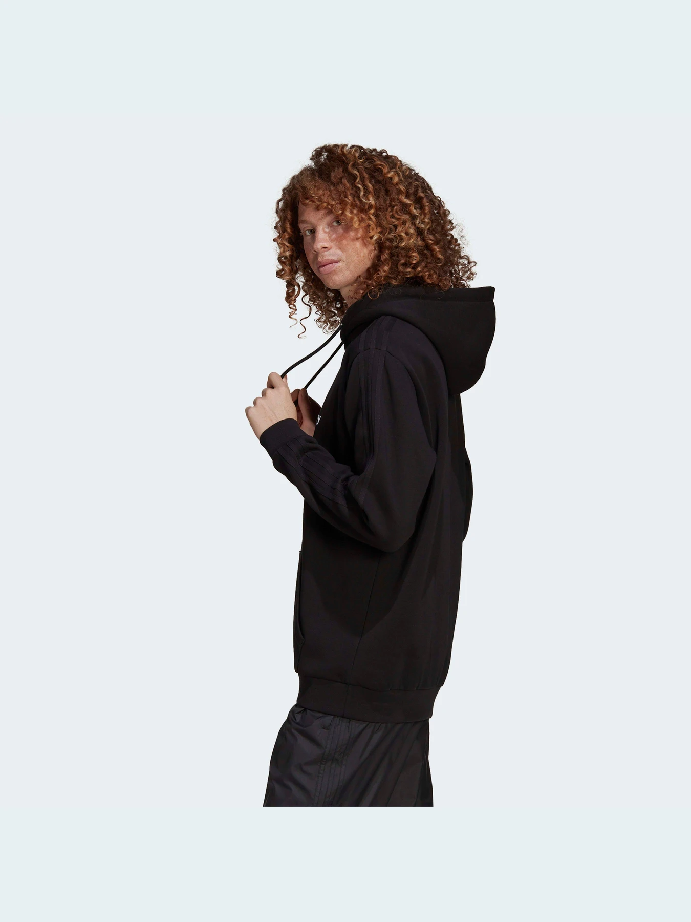 Худи и свитшоты Adidas Graphics модель HC7162 Худи и свитшоты Adidas Graphics модель HC7162 Фото