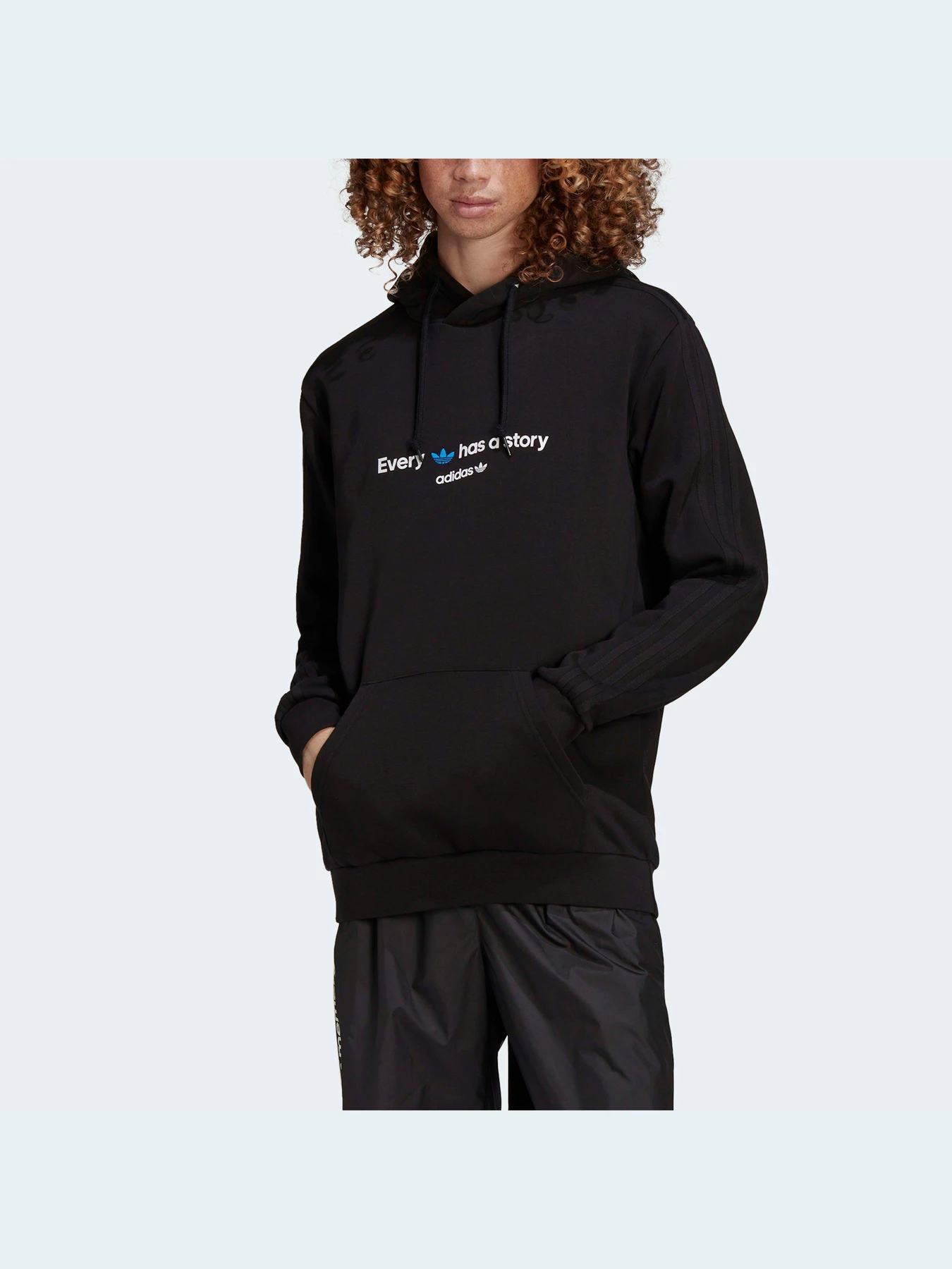 Худи и свитшоты Adidas Graphics модель HC7162 Худи и свитшоты Adidas Graphics модель HC7162 Фото