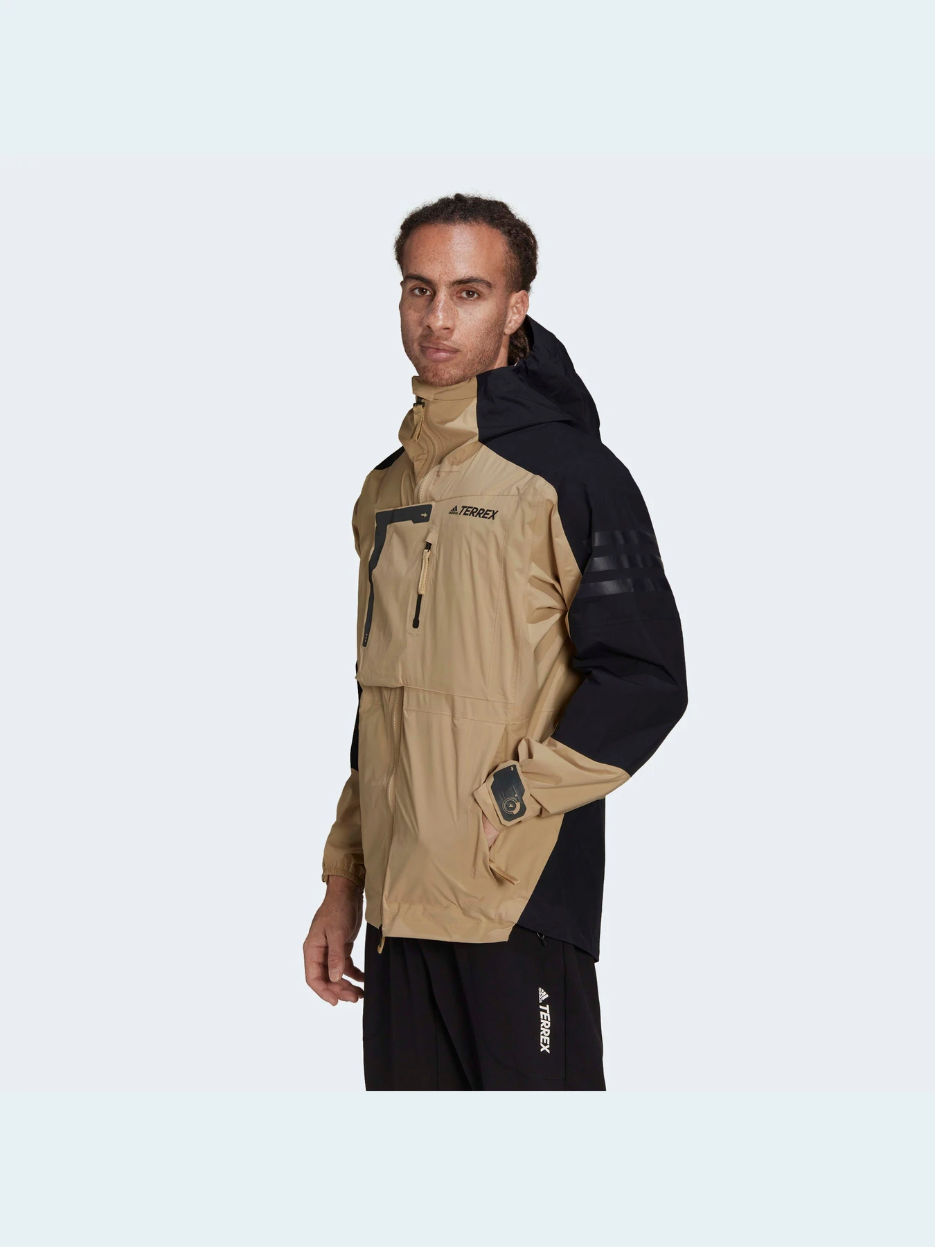 Куртки и дубленки Adidas модель HA7694 Куртки и дубленки Adidas модель HA7694 Фото