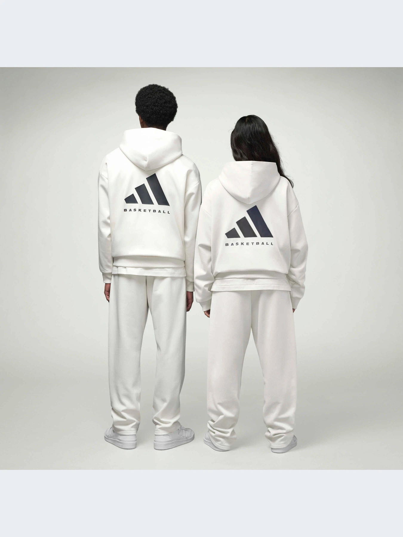 Брюки Adidas модель IA3430 Брюки Adidas модель IA3430 Фото