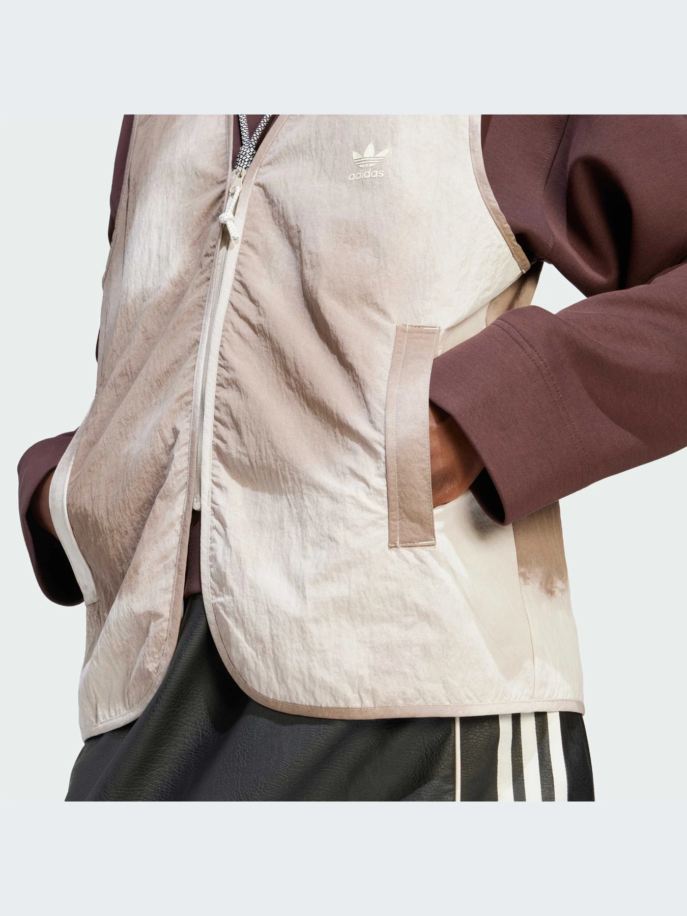 Куртки и дубленки Adidas модель IM4228 Куртки и дубленки Adidas модель IM4228 Фото
