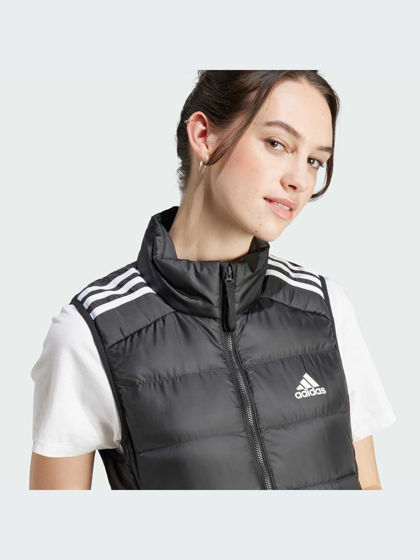 Куртки та дублянки Adidas модель HZ8484 Фото