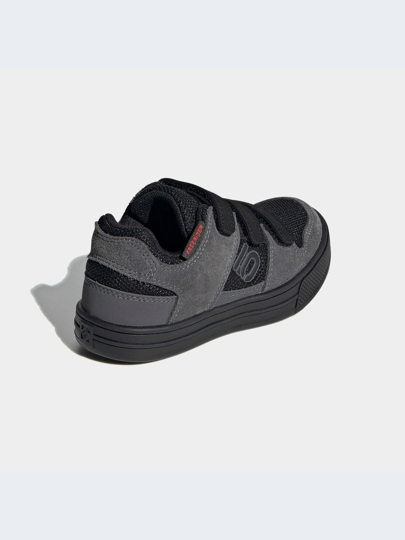 Кросівки Adidas модель FZ0430 Кросівки Adidas модель FZ0430 Фото