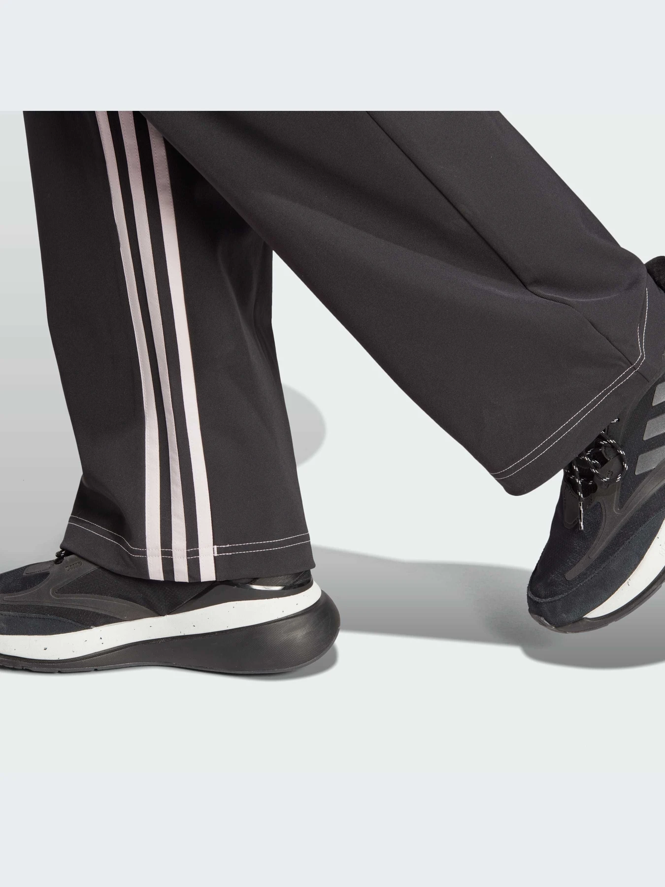 Брюки Adidas 3 Stripes модель IA3143 Фото