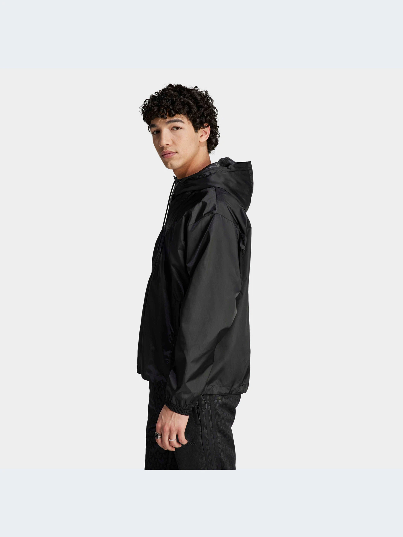 Куртки та дублянки Adidas Graphics модель II8161 Куртки та дублянки Adidas Graphics модель II8161 Фото