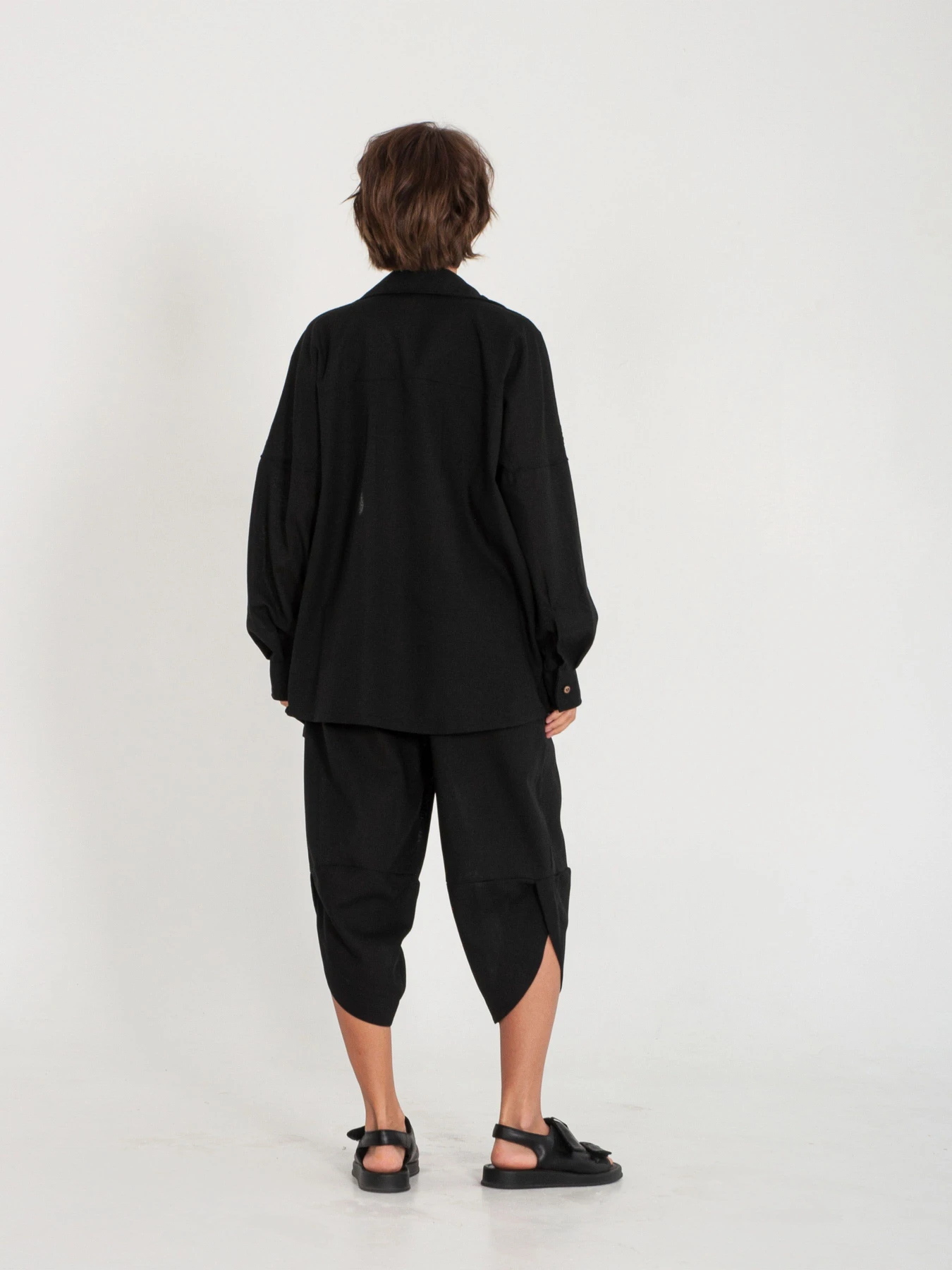 Рубашки IJ модель ij-sorochka-linen-black Рубашки IJ модель ij-sorochka-linen-black Фото