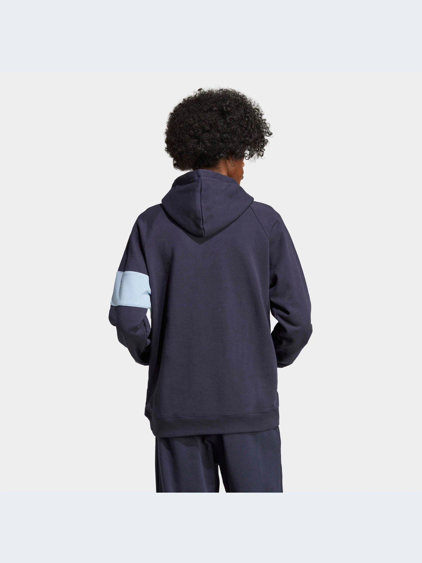 Худи и свитшоты Adidas модель IC8391 Фото