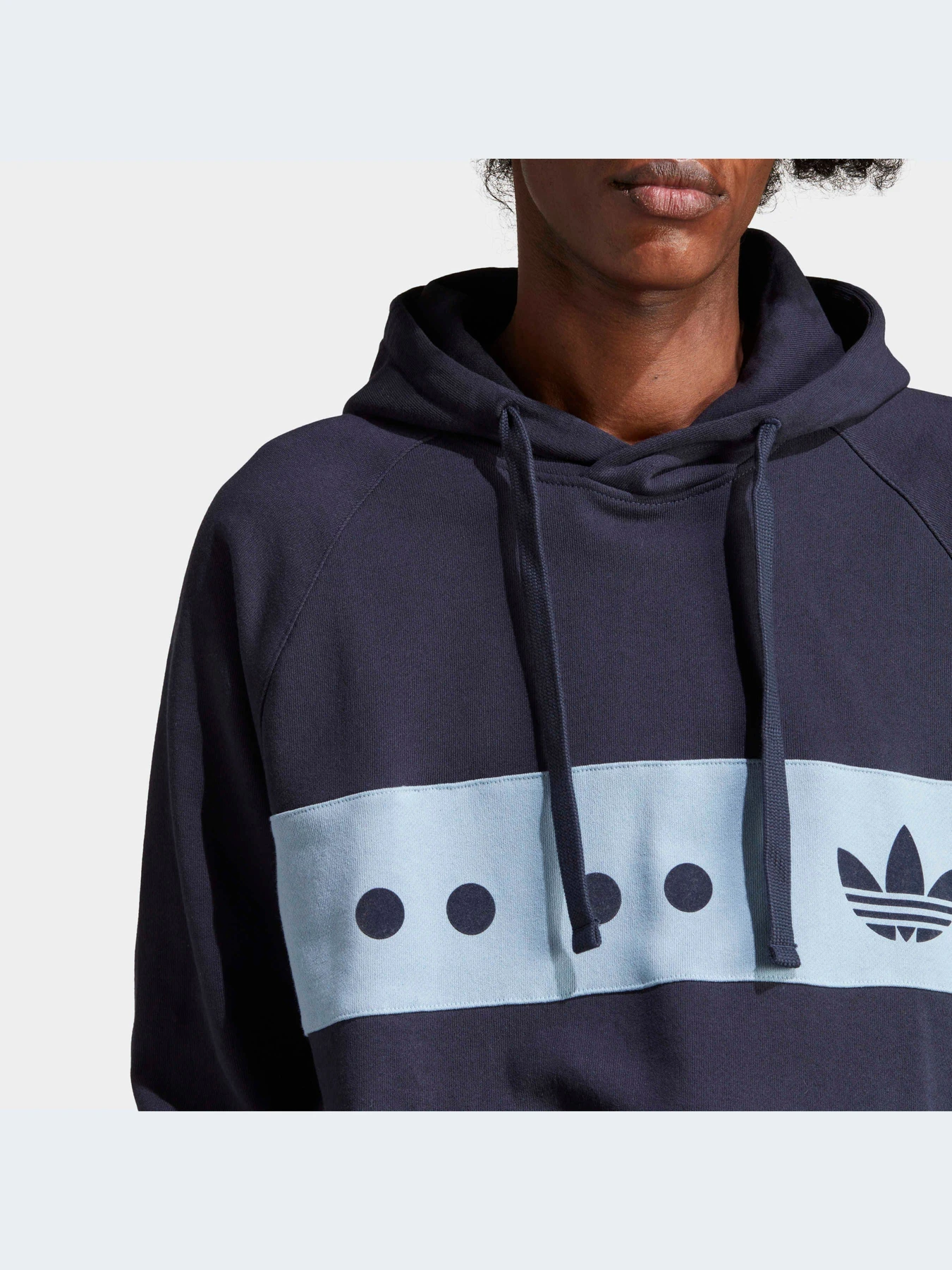 Худи и свитшоты Adidas модель IC8391 Фото