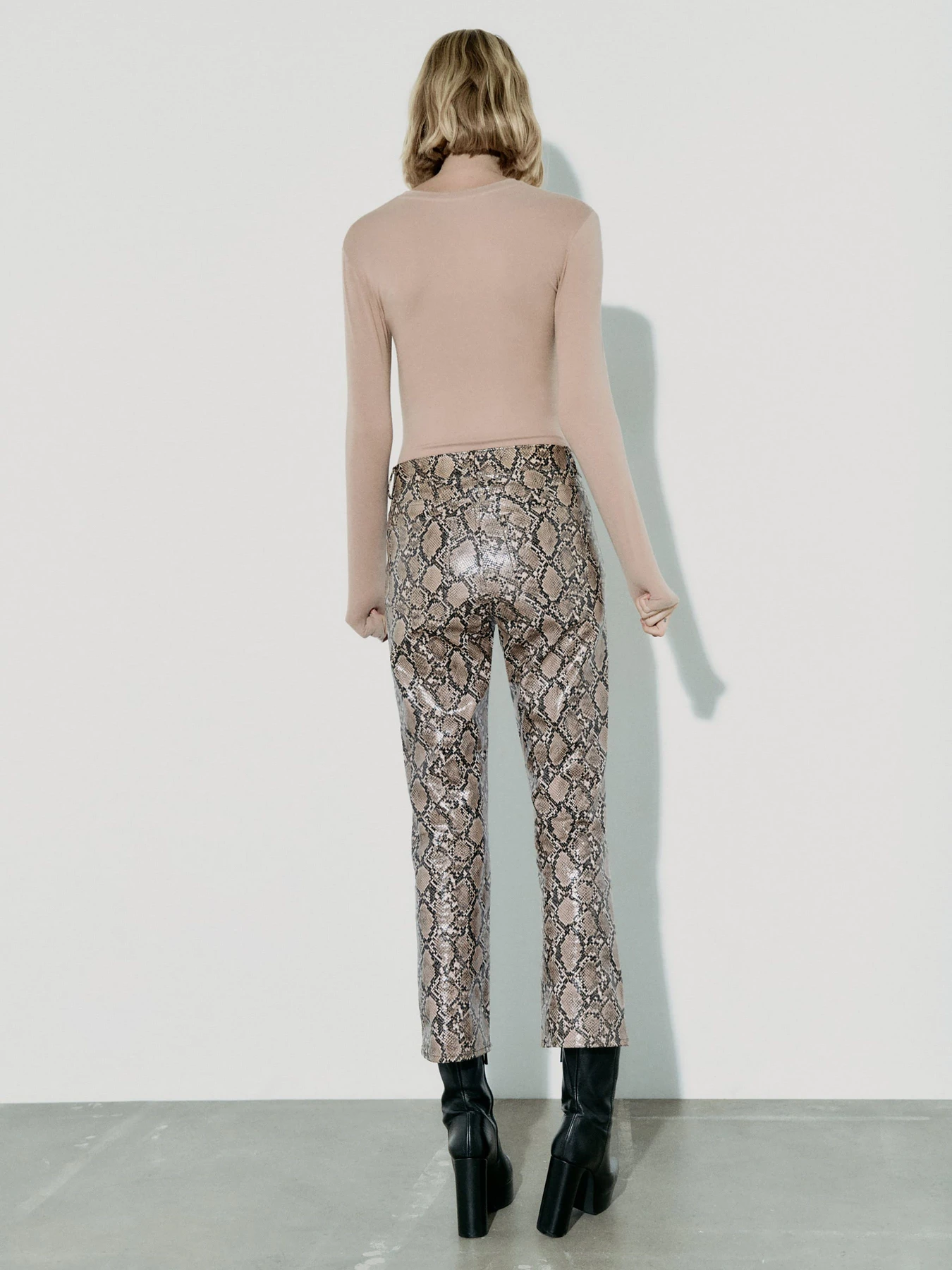 Боди и корсеты ZARA модель 68615 Фото