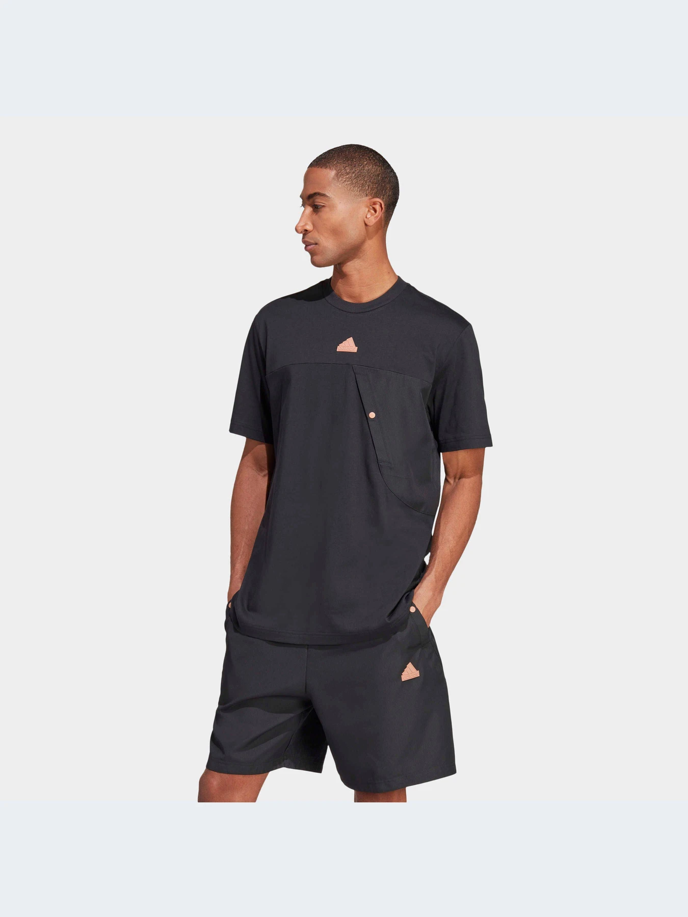 Футболки і поло Adidas модель IP3734 Футболки і поло Adidas модель IP3734 Фото