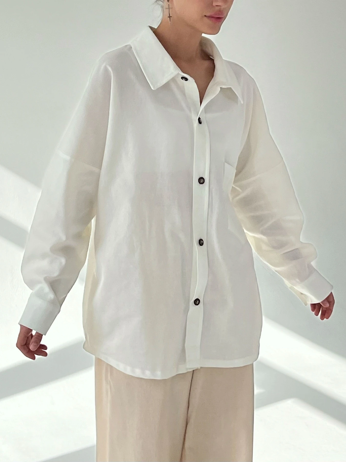 Сорочки IJ модель ij-sorochka-linen-milk Сорочки IJ модель ij-sorochka-linen-milk Фото