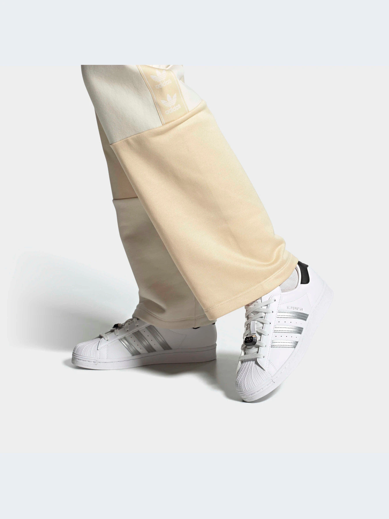 Кеди Adidas Superstar модель HQ4256 Кеди Adidas Superstar модель HQ4256 Фото