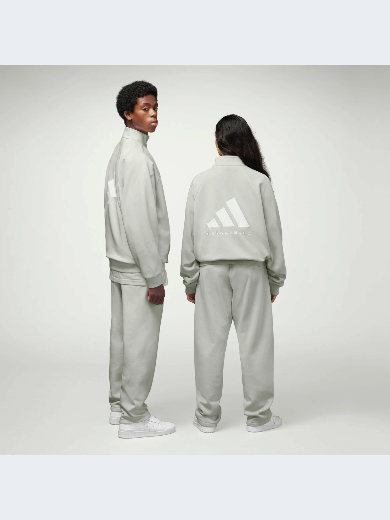 Худи и свитшоты Adidas модель IJ0943 Худи и свитшоты Adidas модель IJ0943 Фото