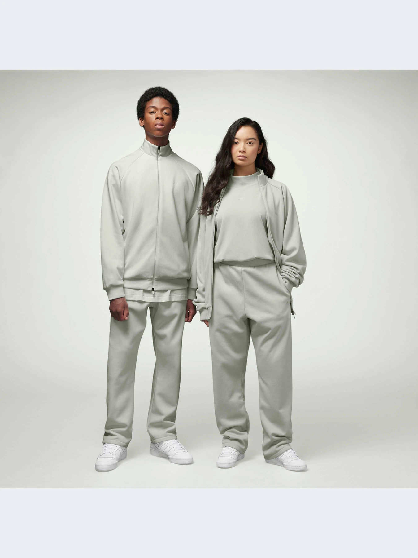 Худи и свитшоты Adidas модель IJ0943 Худи и свитшоты Adidas модель IJ0943 Фото