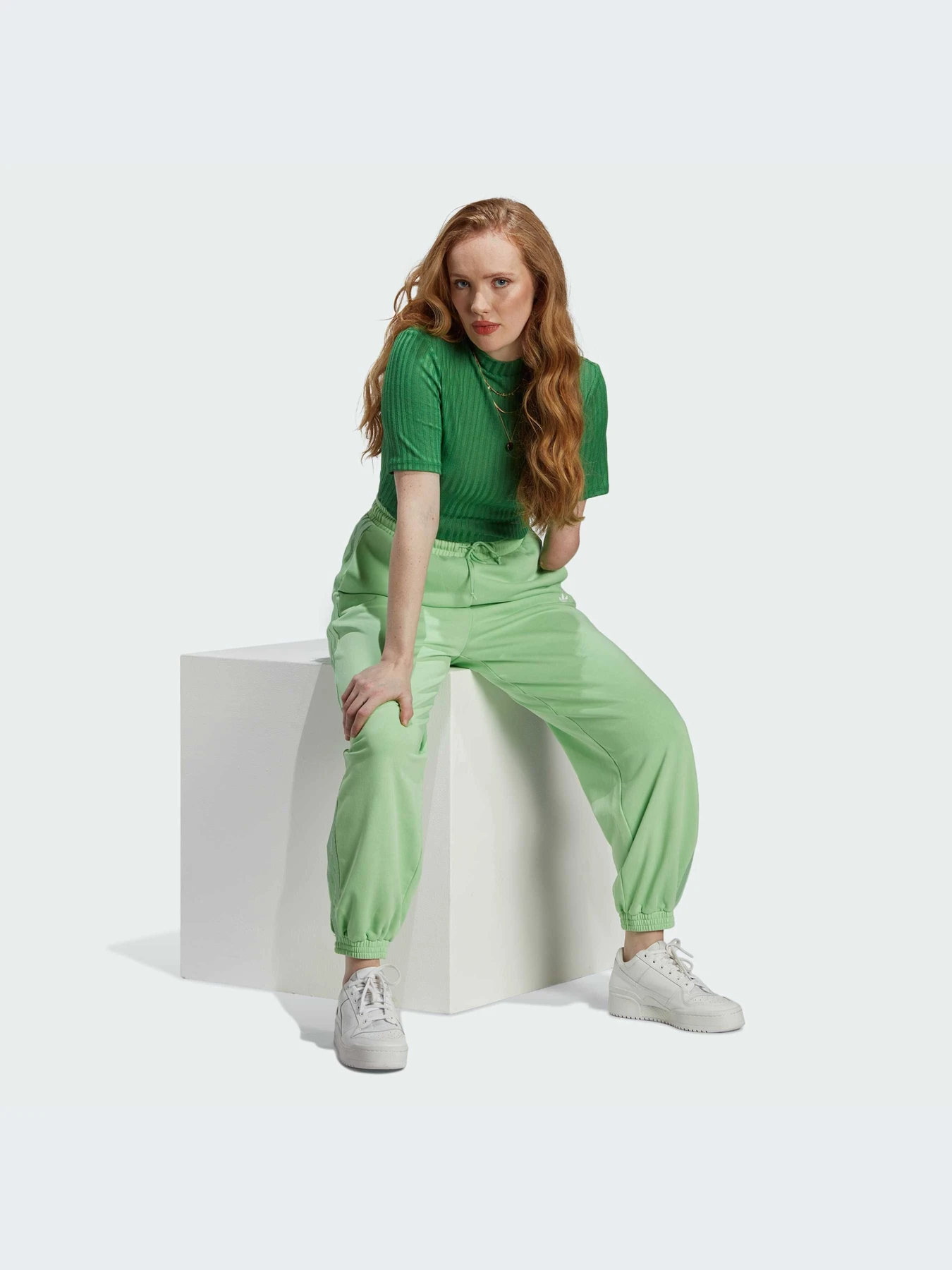 Брюки Adidas модель IP7138 Брюки Adidas модель IP7138 Фото