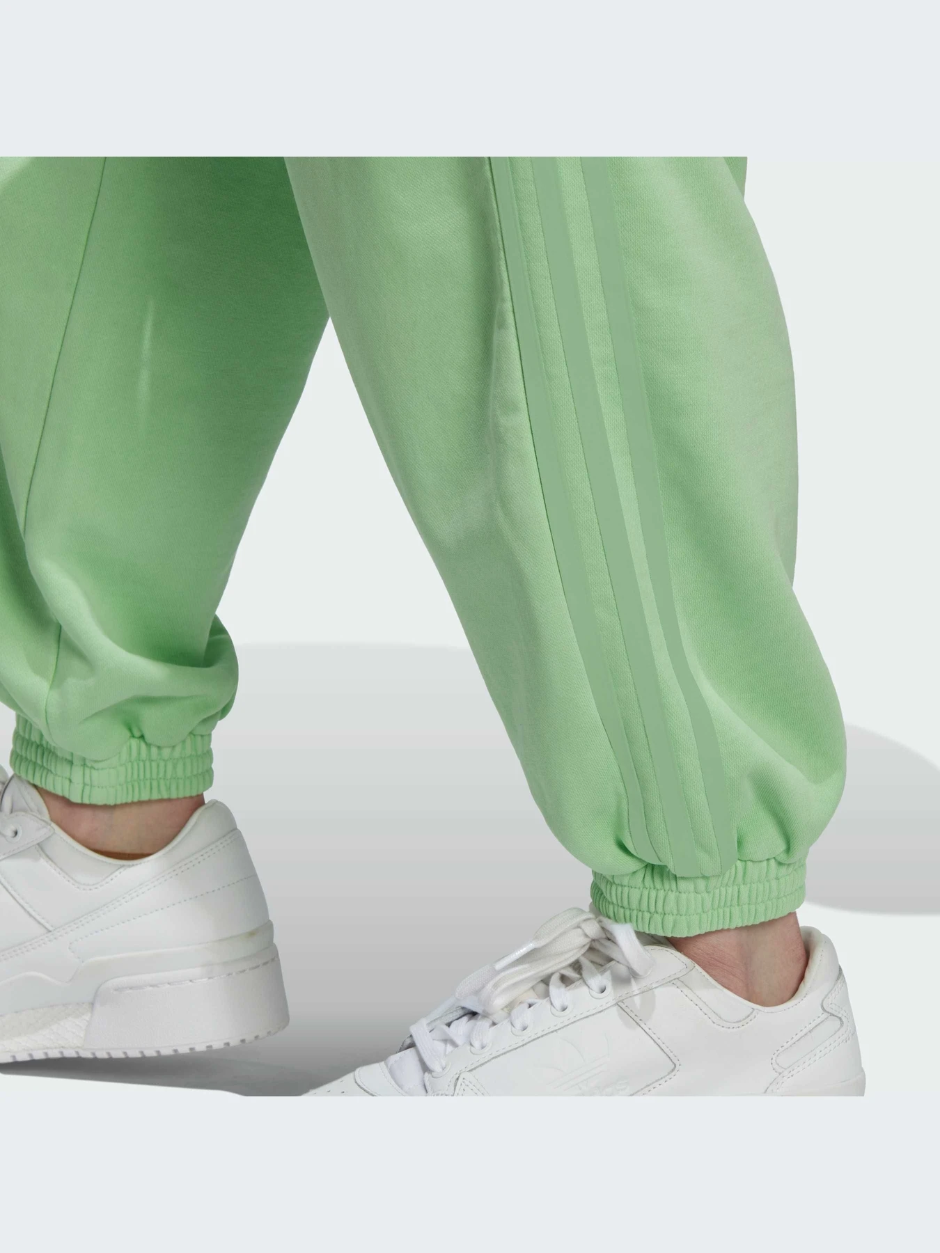 Брюки Adidas модель IP7138 Брюки Adidas модель IP7138 Фото