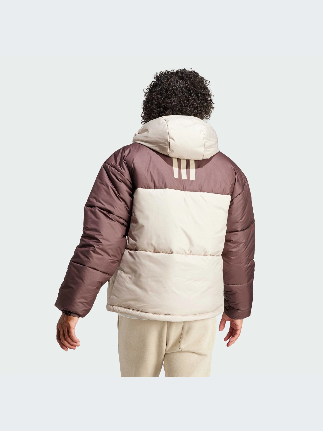 Куртки и дубленки Adidas 3 Stripes модель IK0519 Куртки и дубленки Adidas 3 Stripes модель IK0519 Фото