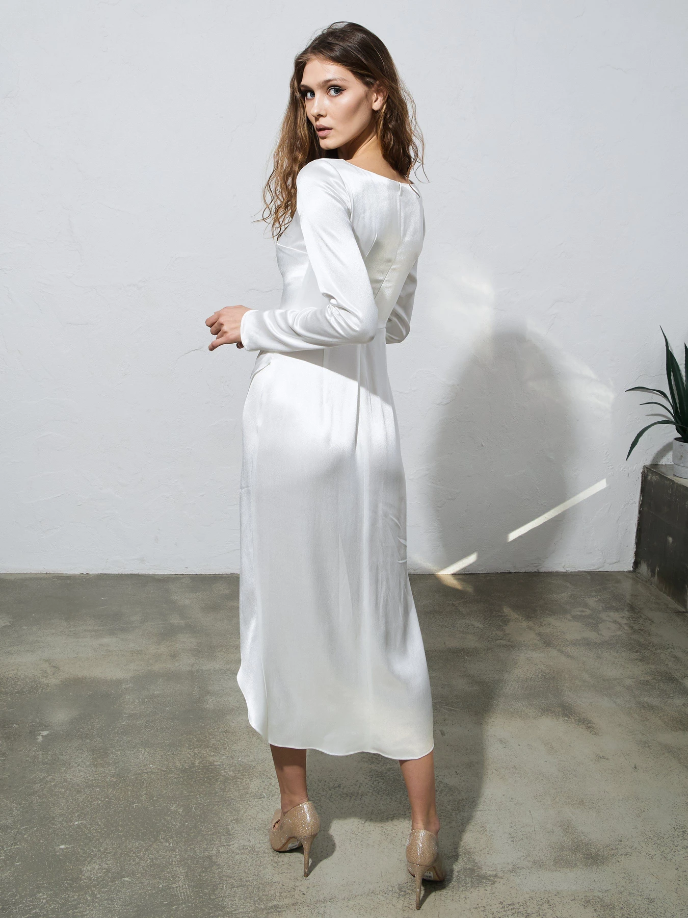Платья Anais Gose Lady модель dress.midi.lady.white.002 Фото